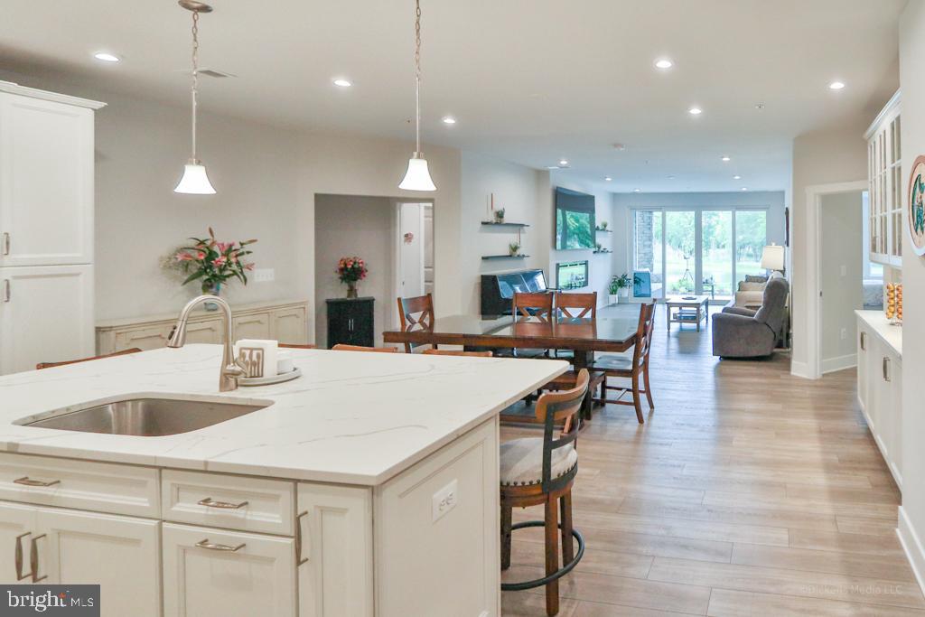 FOUR SEASONS AT KENT ISLAND - Residential