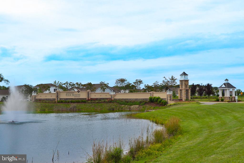 FOUR SEASONS AT KENT ISLAND - Residential