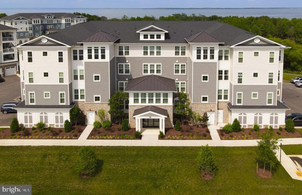 FOUR SEASONS AT KENT ISLAND - Residential