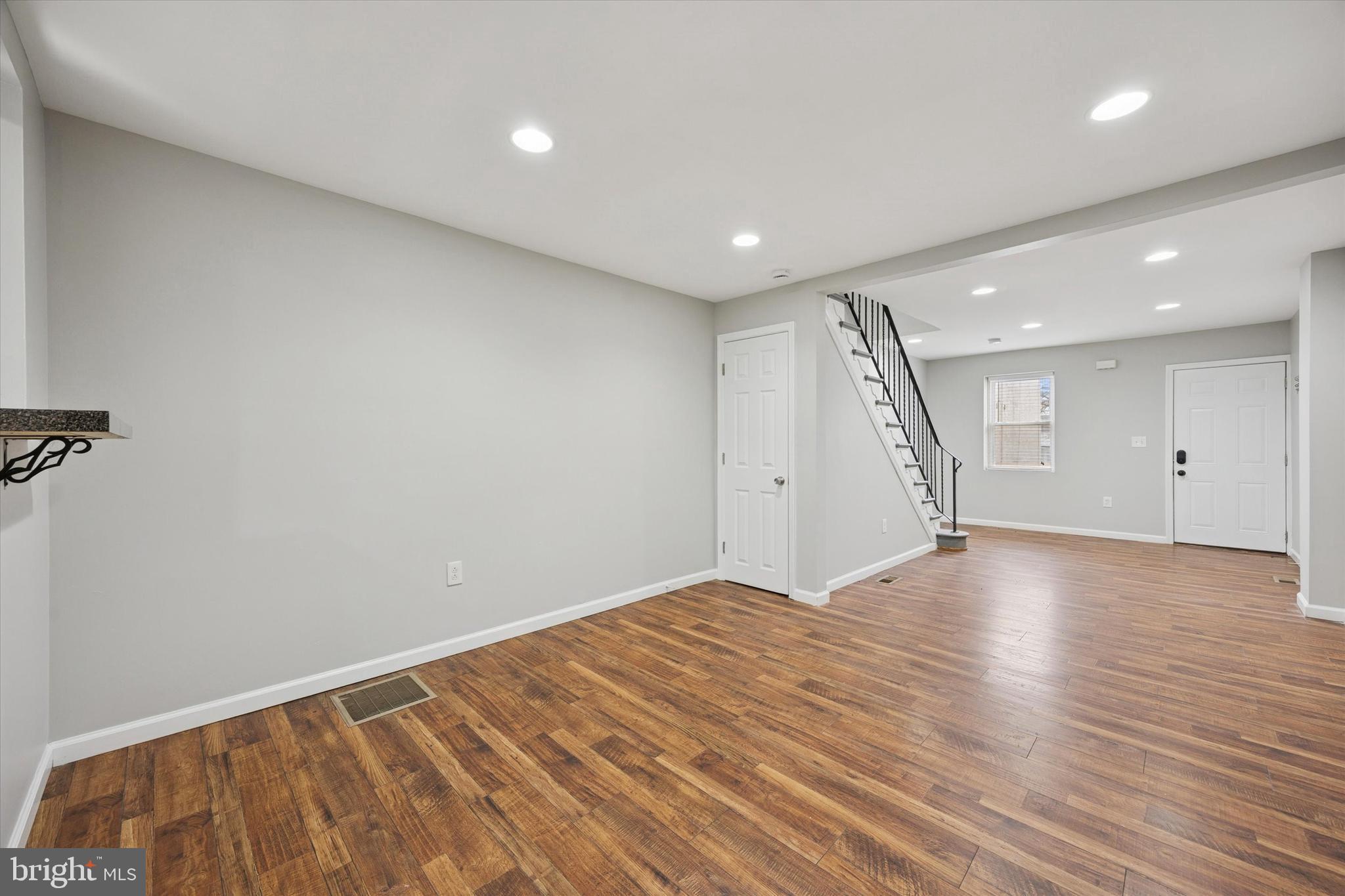 MANTUA - Residential