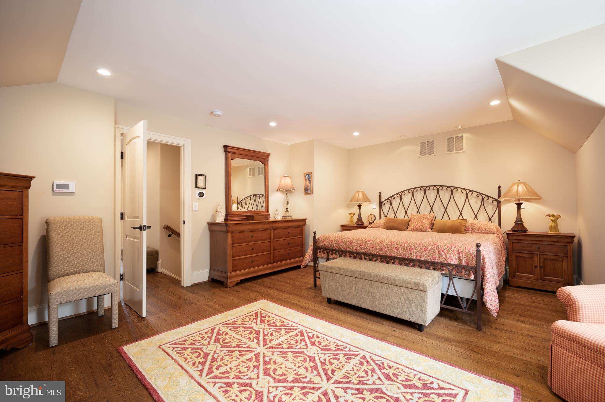 WAGONERS ROW - Residential