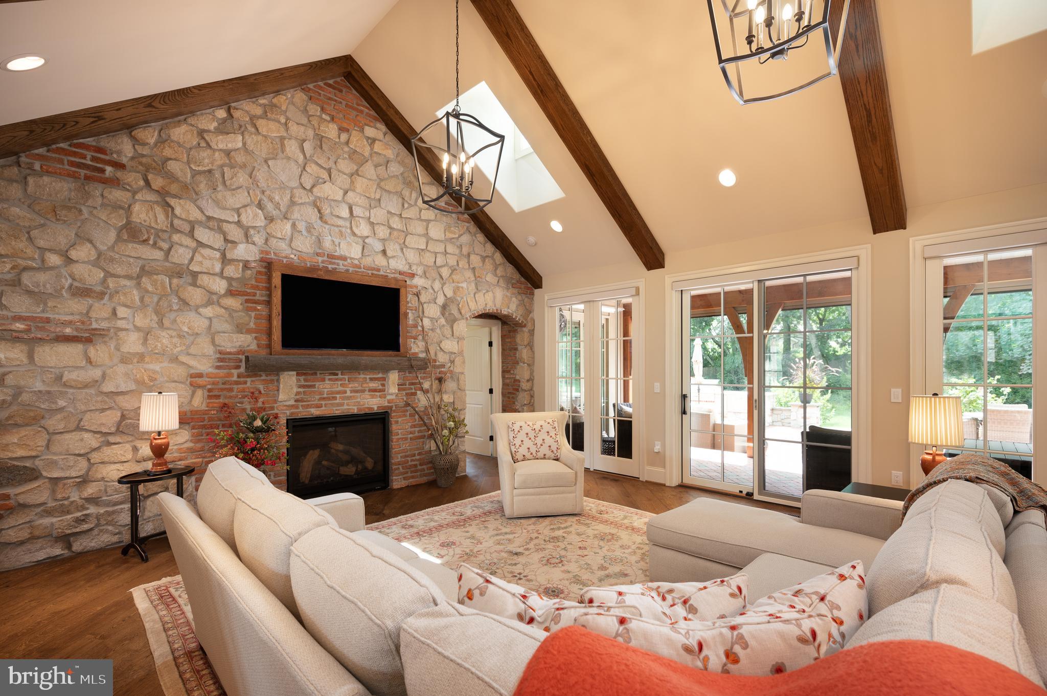 WAGONERS ROW - Residential