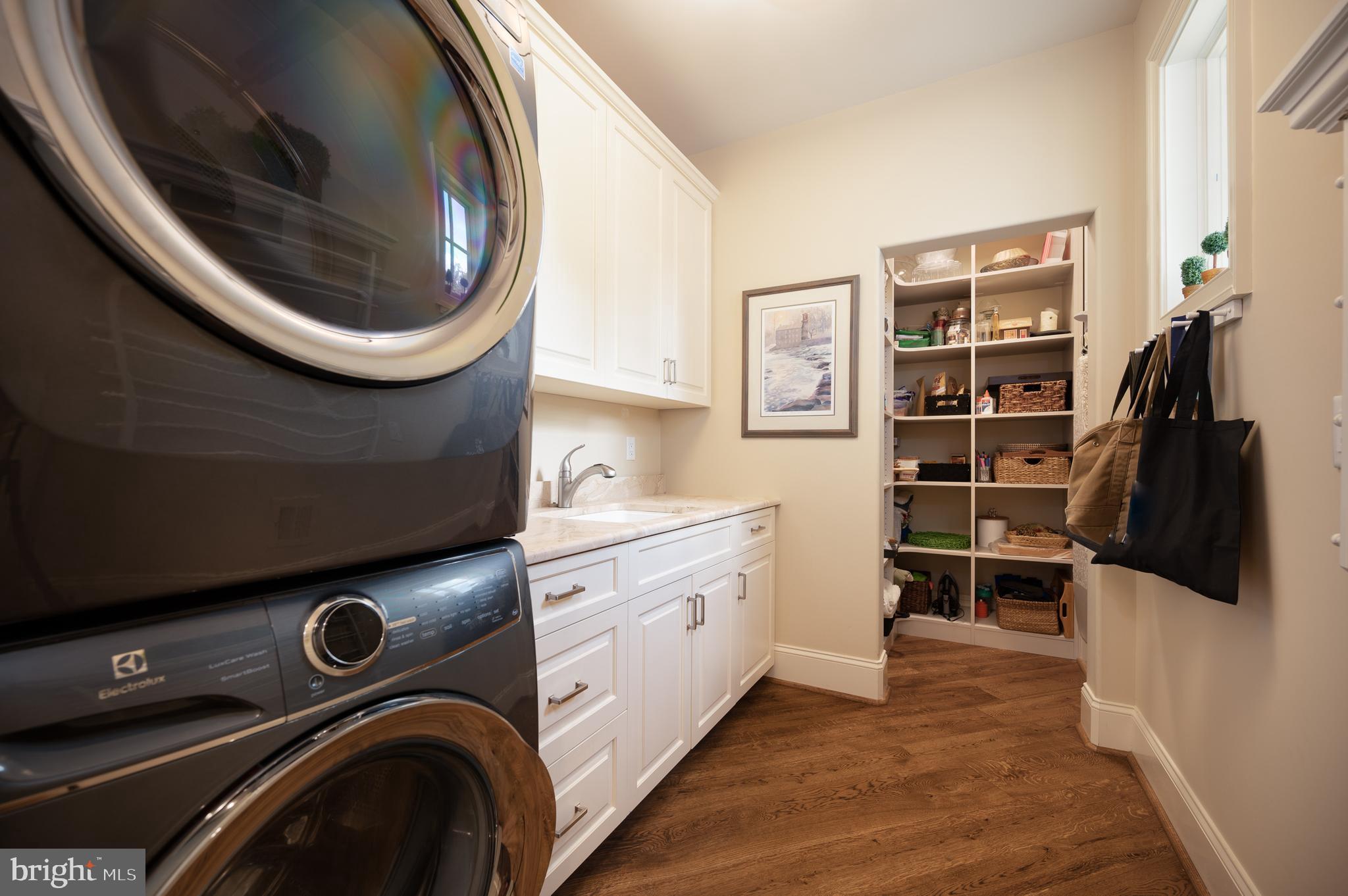 WAGONERS ROW - Residential