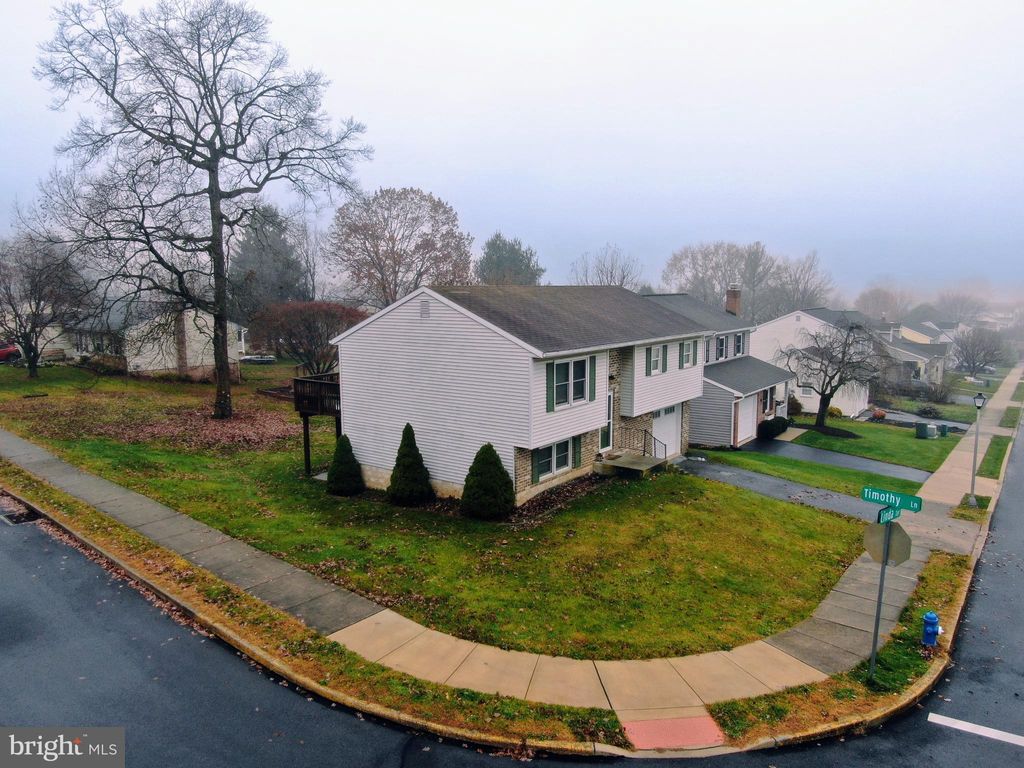 Photo of 261 Linda Terrace, EPHRATA, PA 17522 (MLS # PALA2080264)