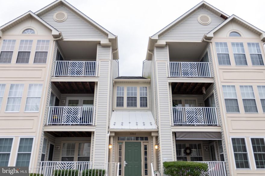 Welcome to your dream rental! This lovely 2-bedroom, 2-bathroom condo boasts a laundry room with washer and dryer, granite countertops in the kitchen, upgrades in both bathrooms, captivating high shed ceilings that give charm to the primary bedroom and living room, a wood fireplace, and a dining room with a balcony door. Don't miss out on this perfect blend of comfort and style near shopping and restaurants. Contact us today for a tour!