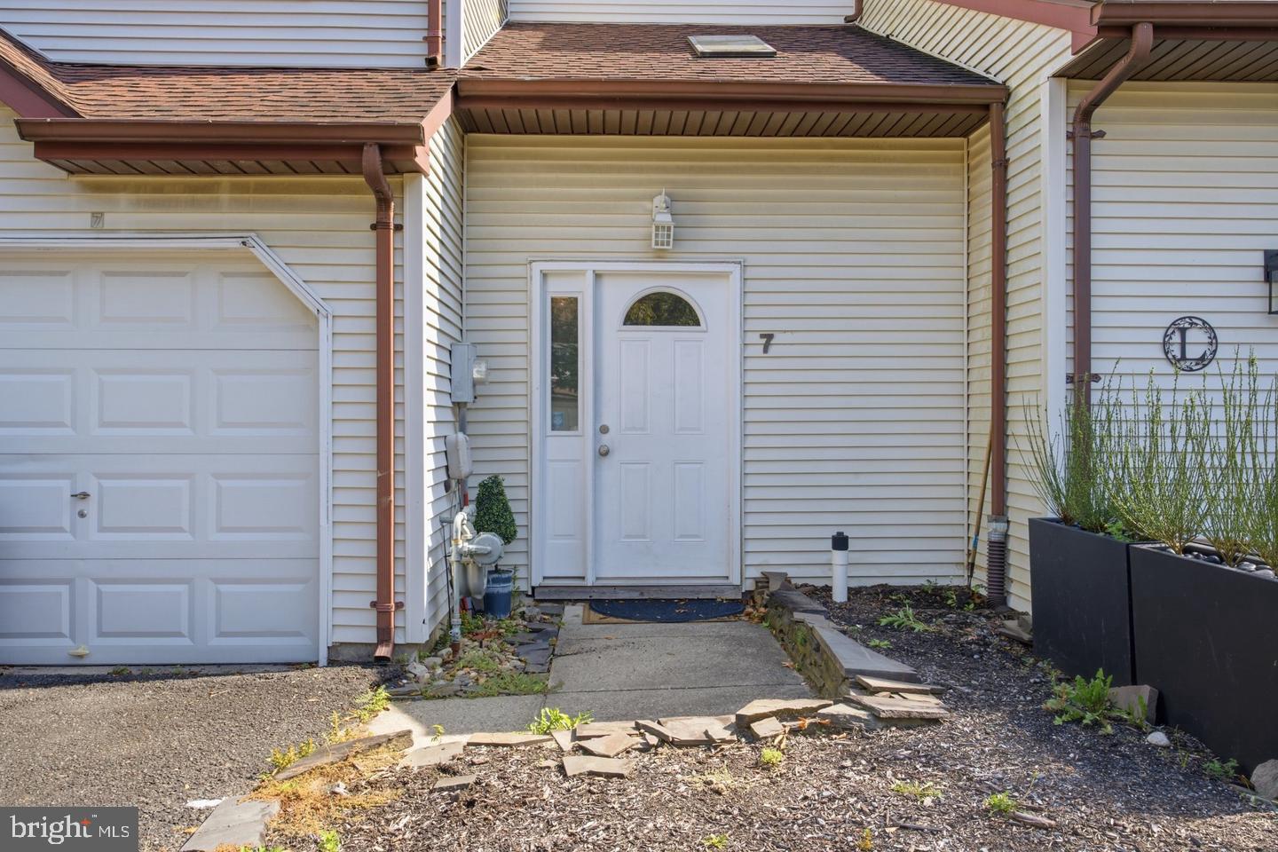 7 PEPPERCORN DRIVE