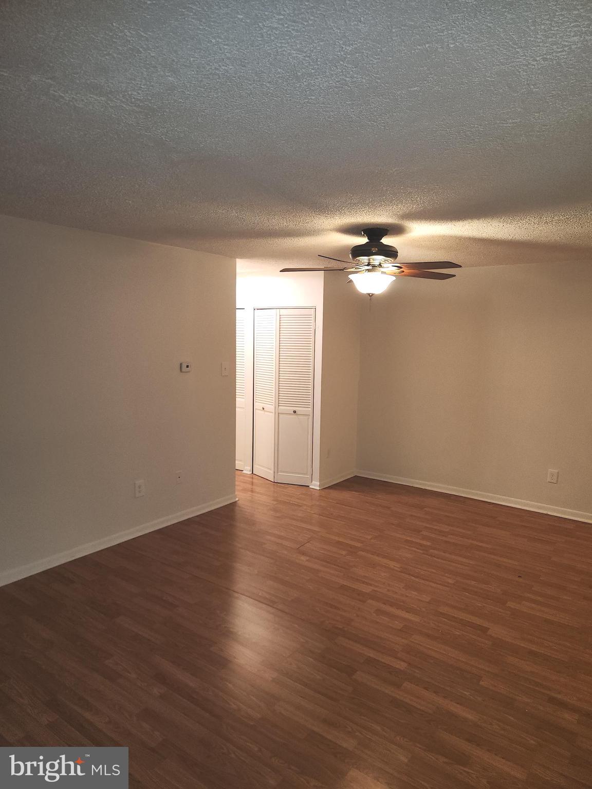SUMMERTREE CONDO APTS - Residential Lease