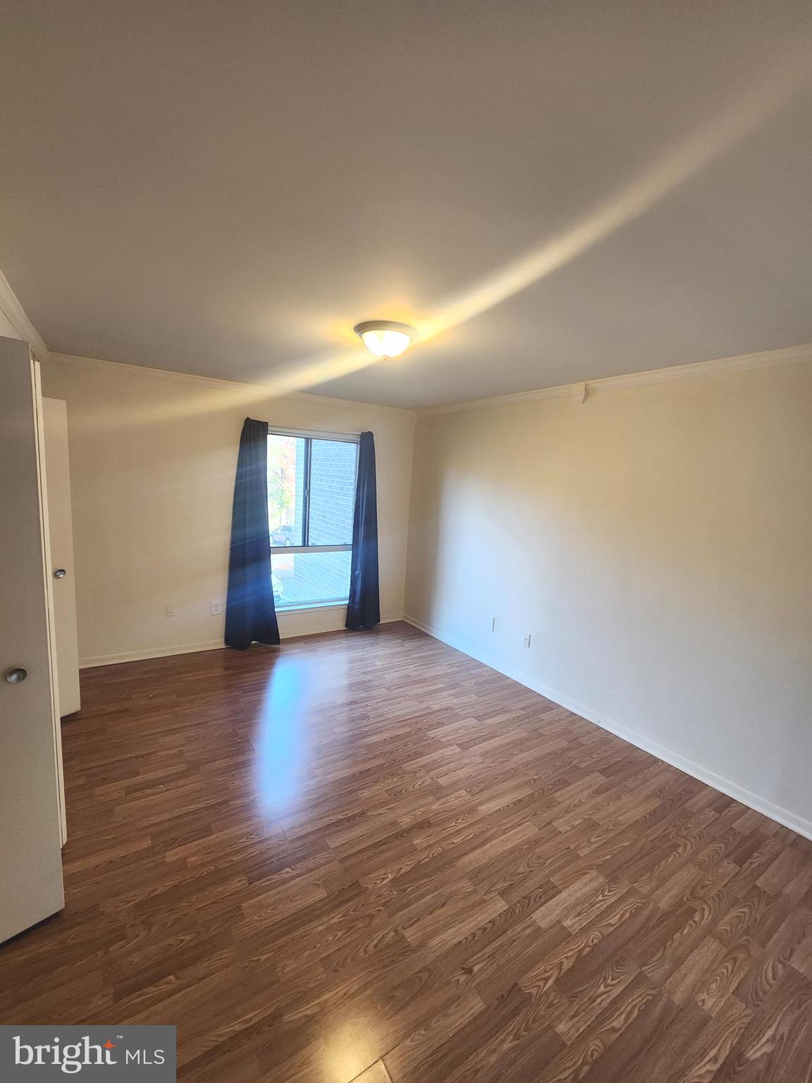 SUMMERTREE CONDO APTS - Residential Lease