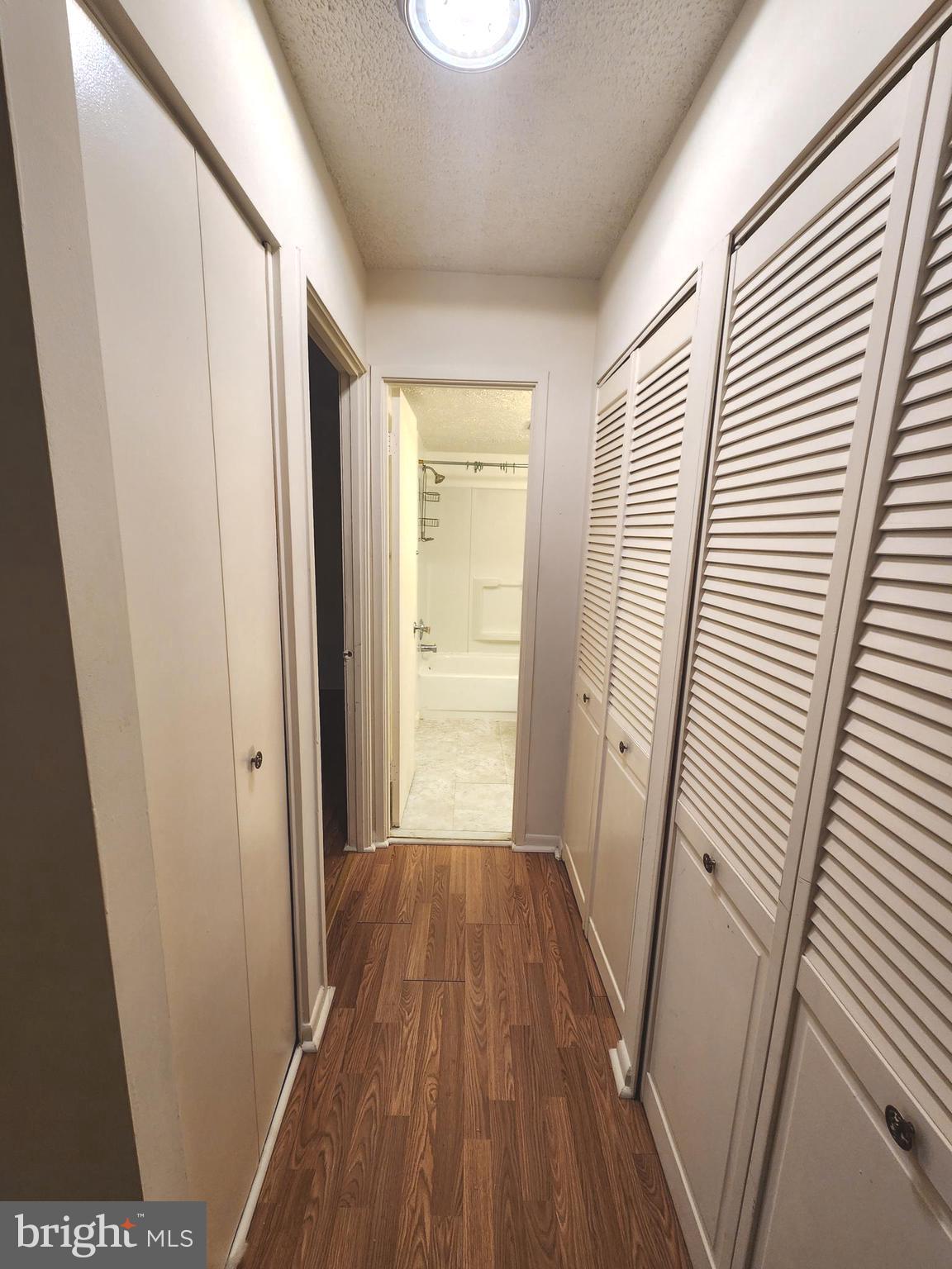 SUMMERTREE CONDO APTS - Residential Lease