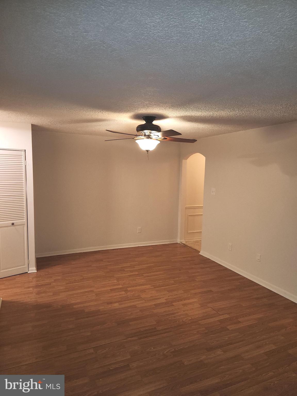 SUMMERTREE CONDO APTS - Residential Lease
