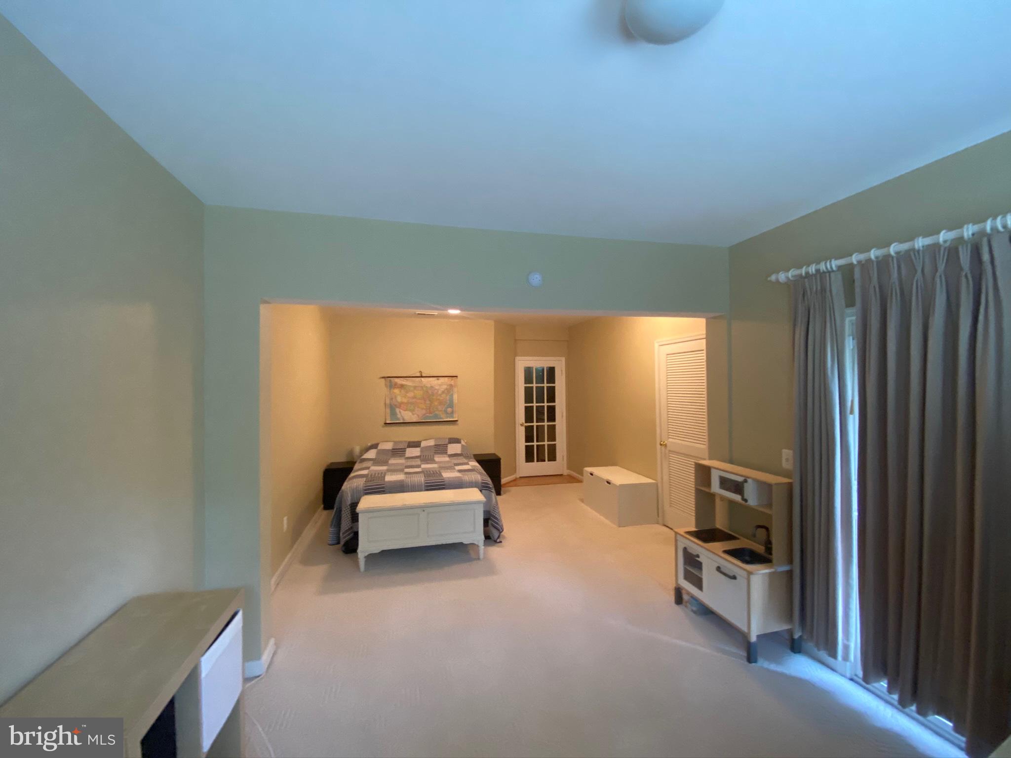 CAMERON STATION - Residential