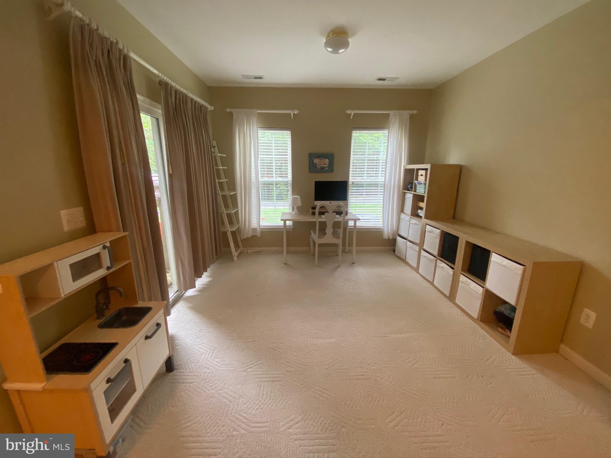 CAMERON STATION - Residential