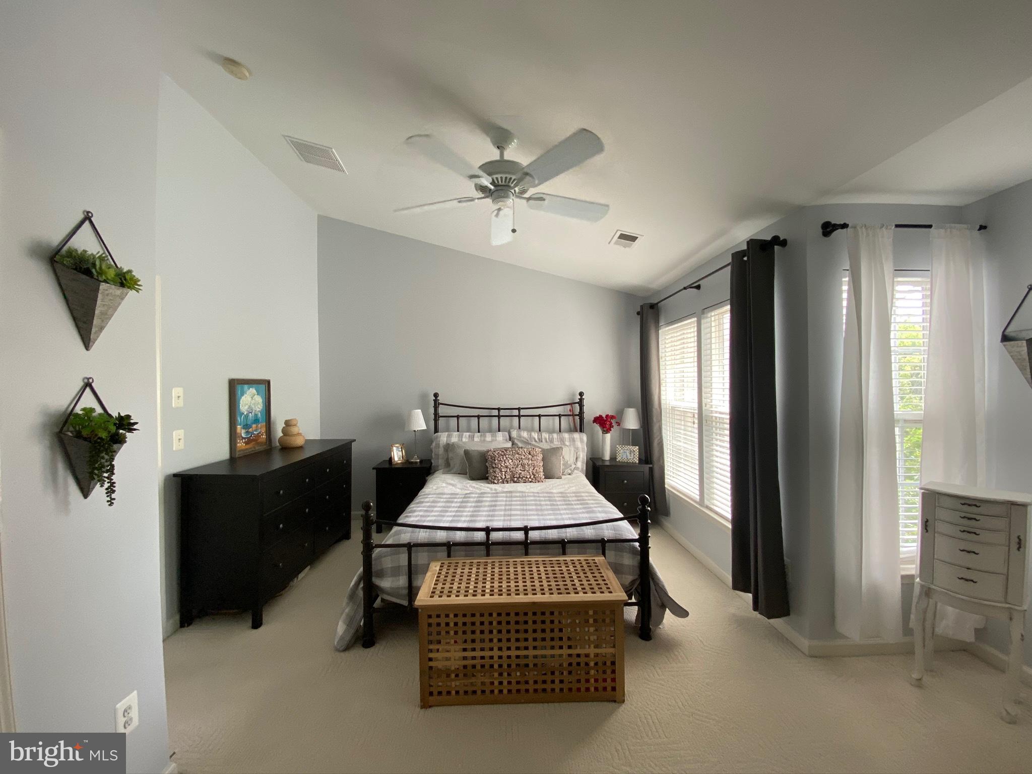 CAMERON STATION - Residential