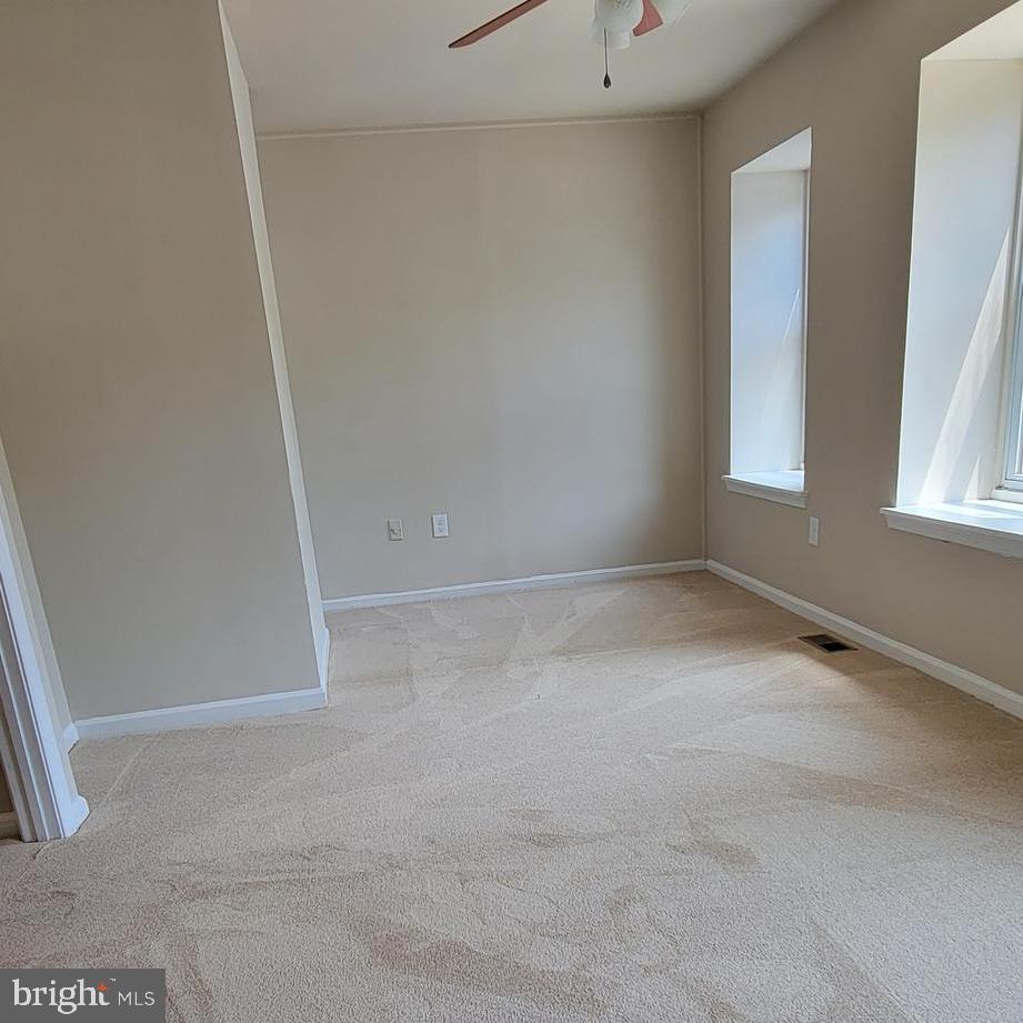 LONDON WOODS - Residential Lease