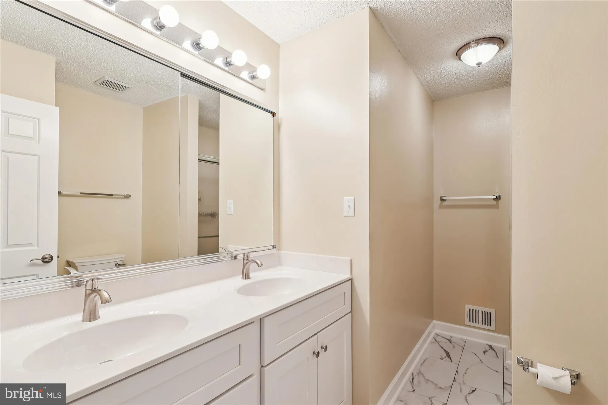 Annapolis, Maryland 21401, United States, 2 Bedrooms Bedrooms, ,3 BathroomsBathrooms,Residential,Coming Soon,225957