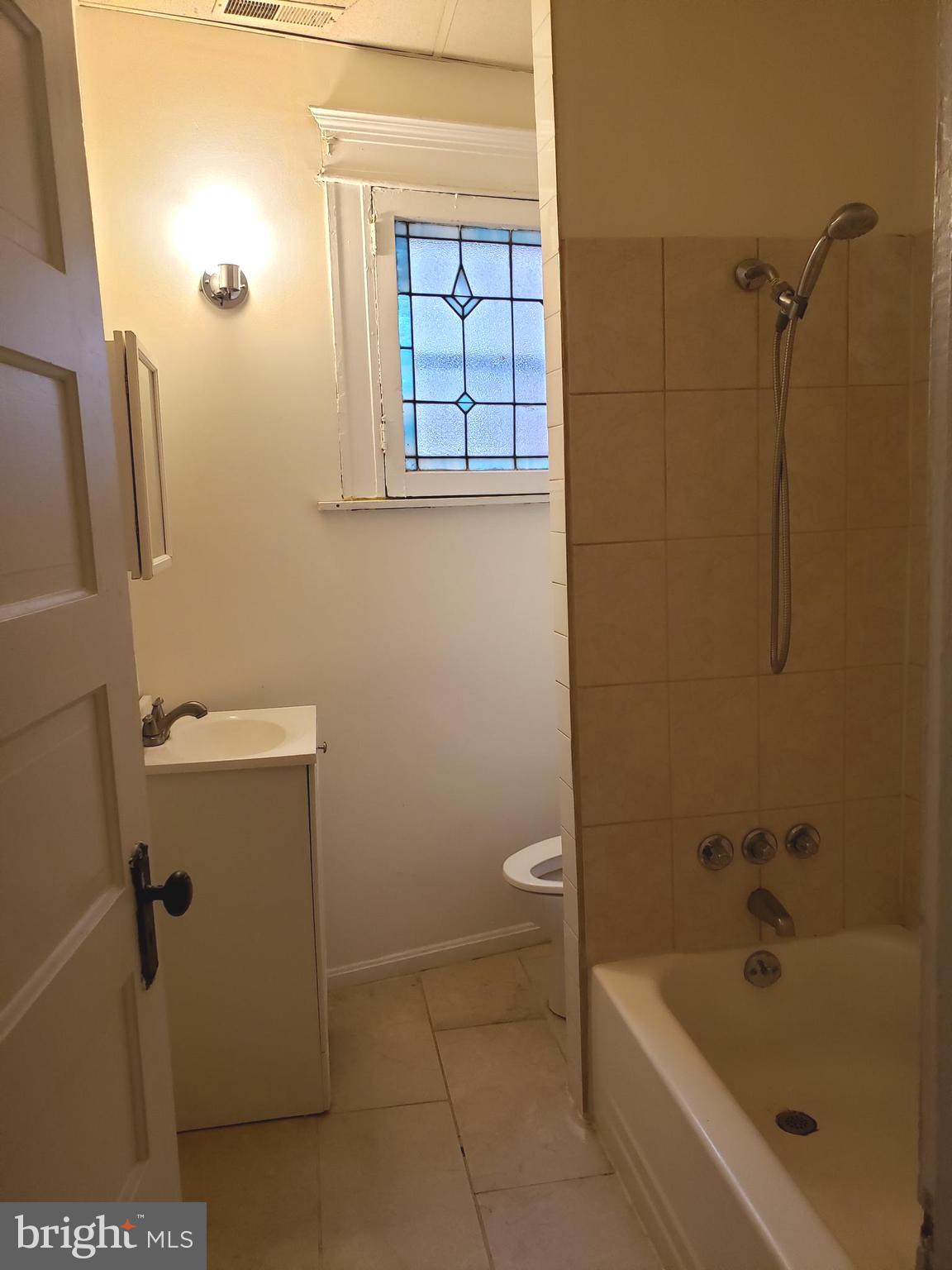 CHARLES VILLAGE - Residential Lease