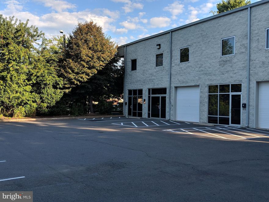 Prime Warehouse/Office Unit for Lease: Offering 1,850 square feet of versatile space with 2 large private offices, a welcoming reception area, and a dedicated kitchen/break room. Benefit from two ADA bathrooms and double-door access for efficient deliveries. Situated in a desirable CG-zoned in-town location with abundant private parking and excellent connectivity to amenities, County Offices, the hospital, and major transportation routes.  Well-maintained and move-in ready.  Available January  2026