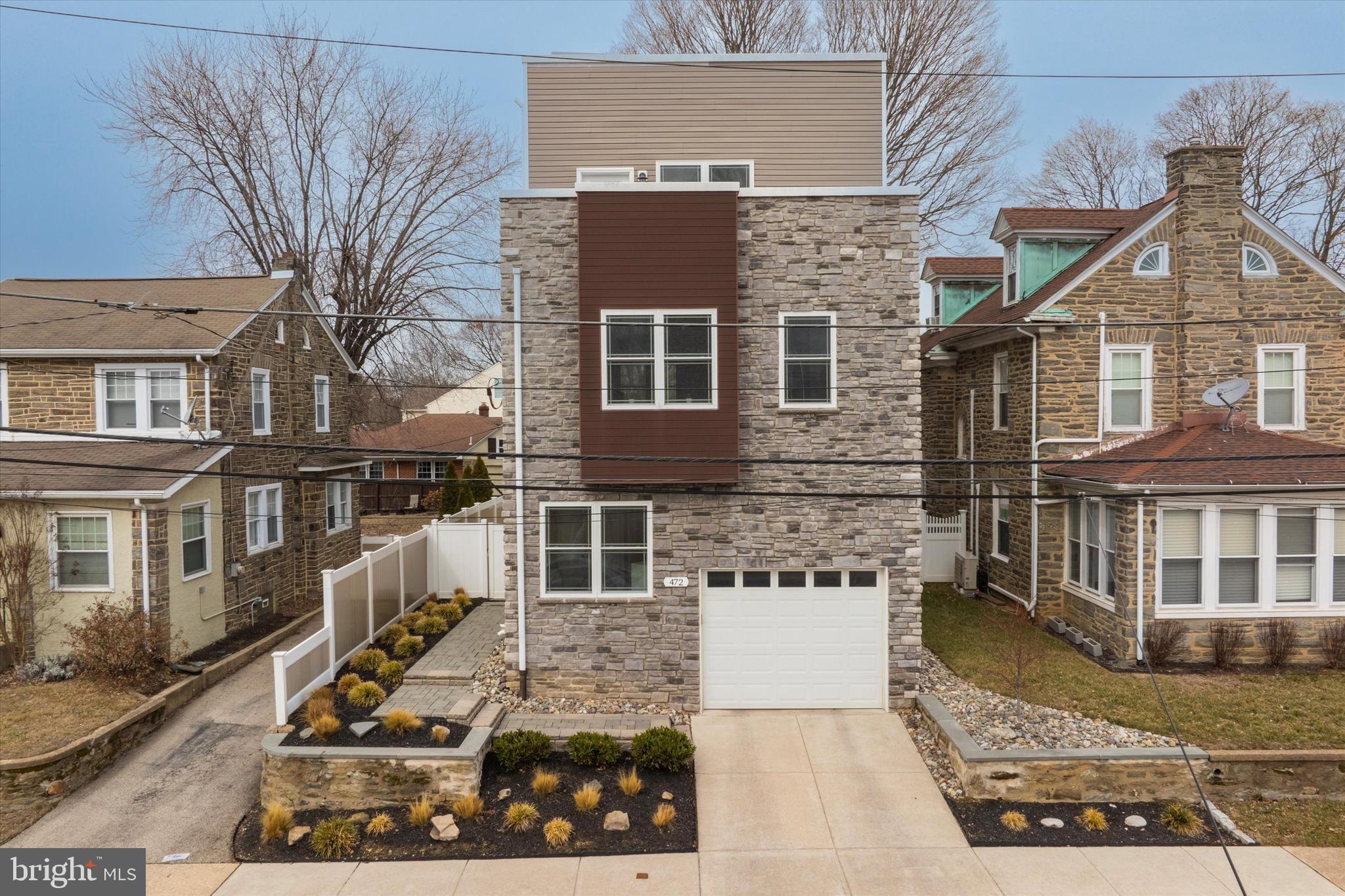 ROXBOROUGH - Residential