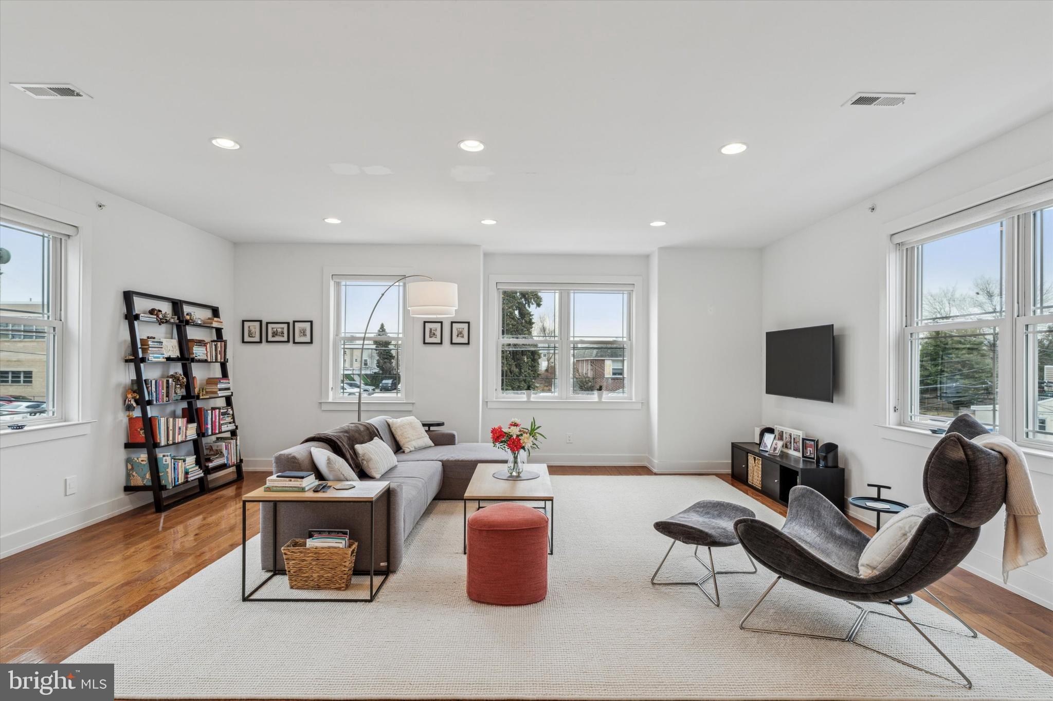 ROXBOROUGH - Residential