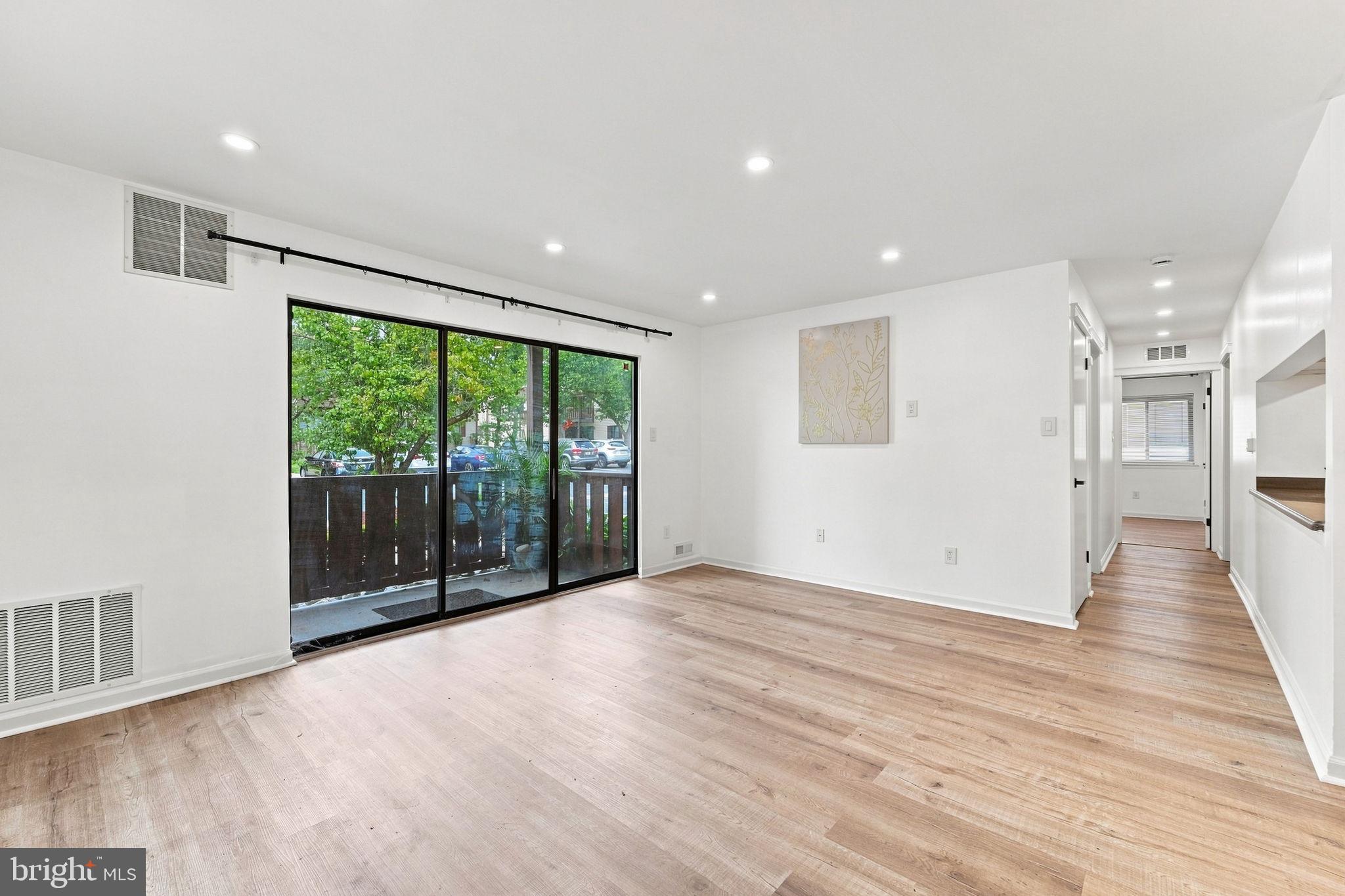 903 LINDSEY COURT