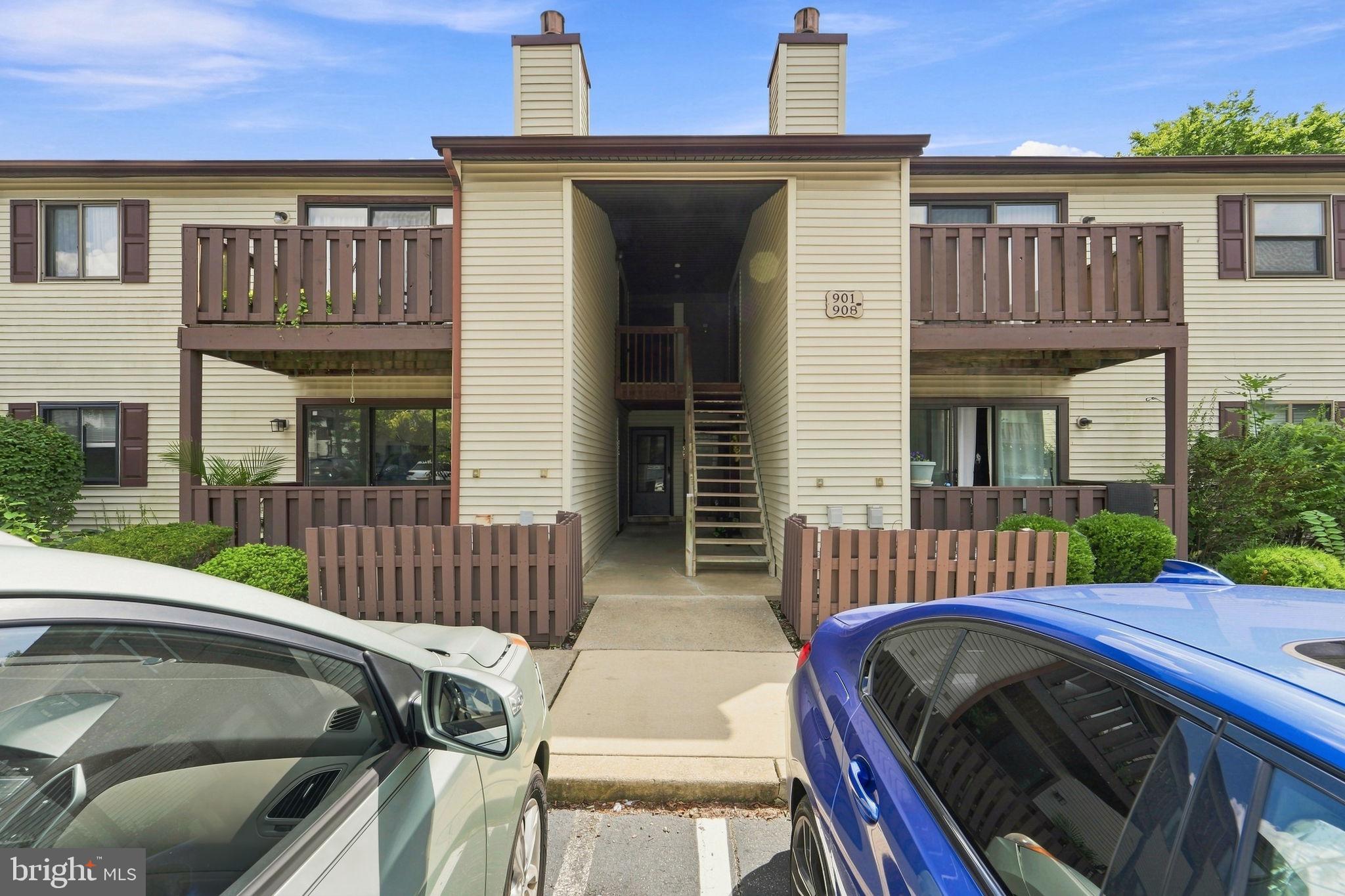 903 LINDSEY COURT