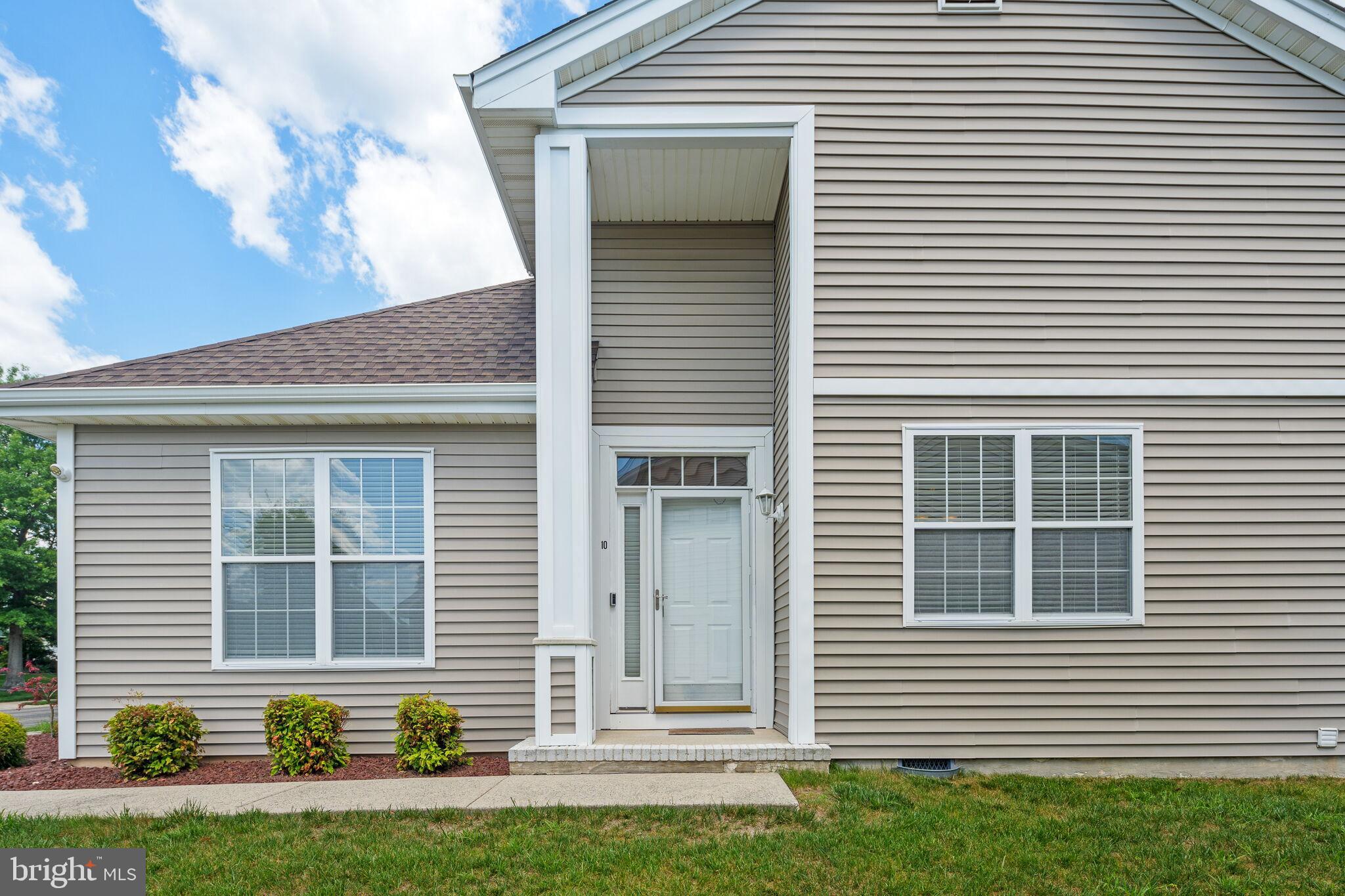 10 JUMPING BROOK LANE