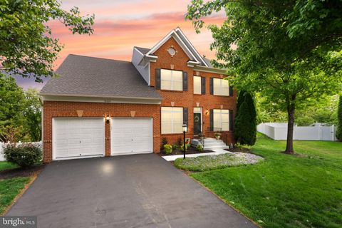 Photo of 16609 Badger Court, DUMFRIES, VA 22026 (MLS # VAPW2118268)