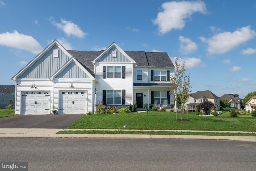 Photo of 455 Parkside Way, LITITZ, PA 17543 (MLS # PALA2096266)