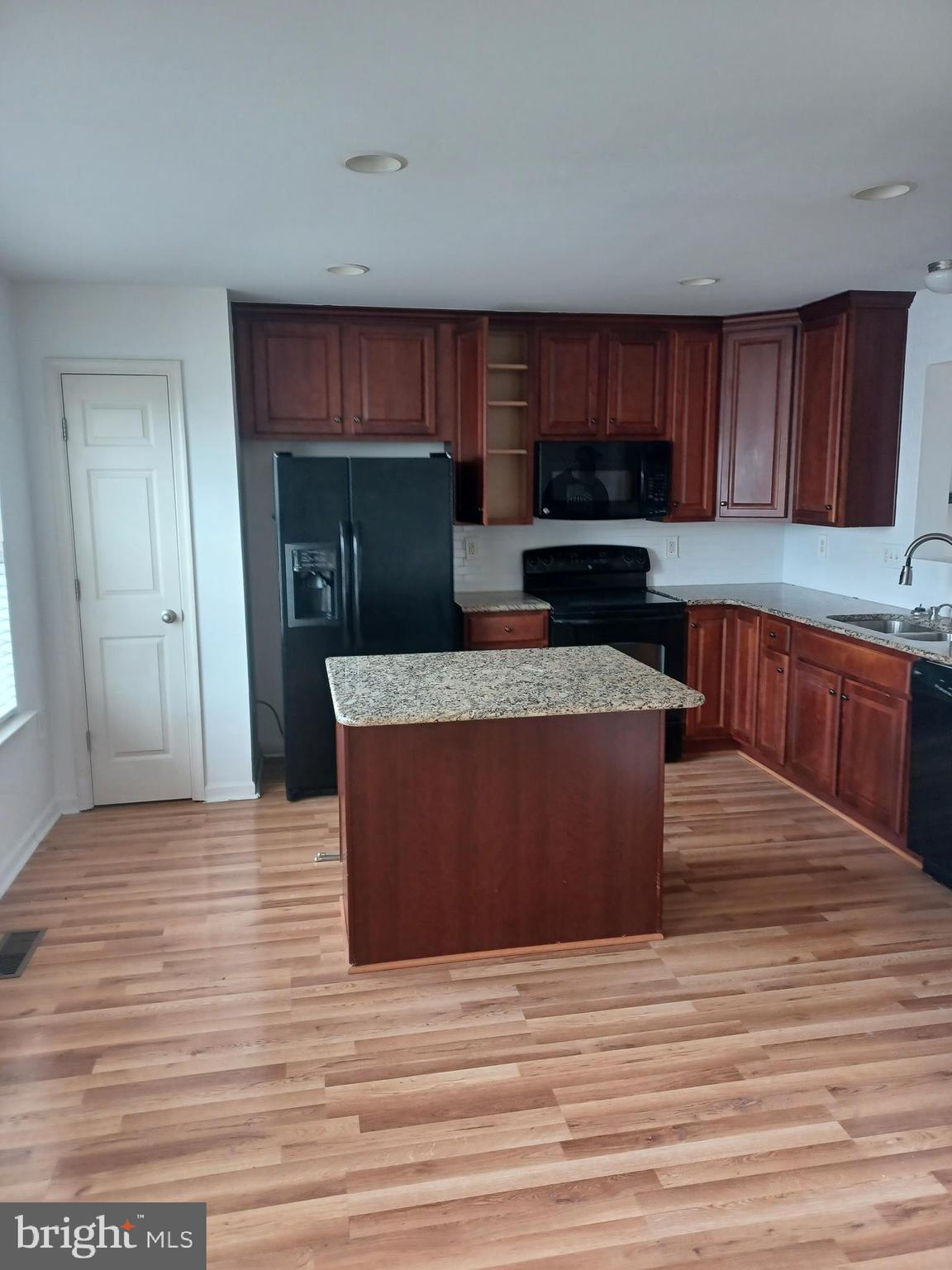 MANOR PARK - Residential Lease