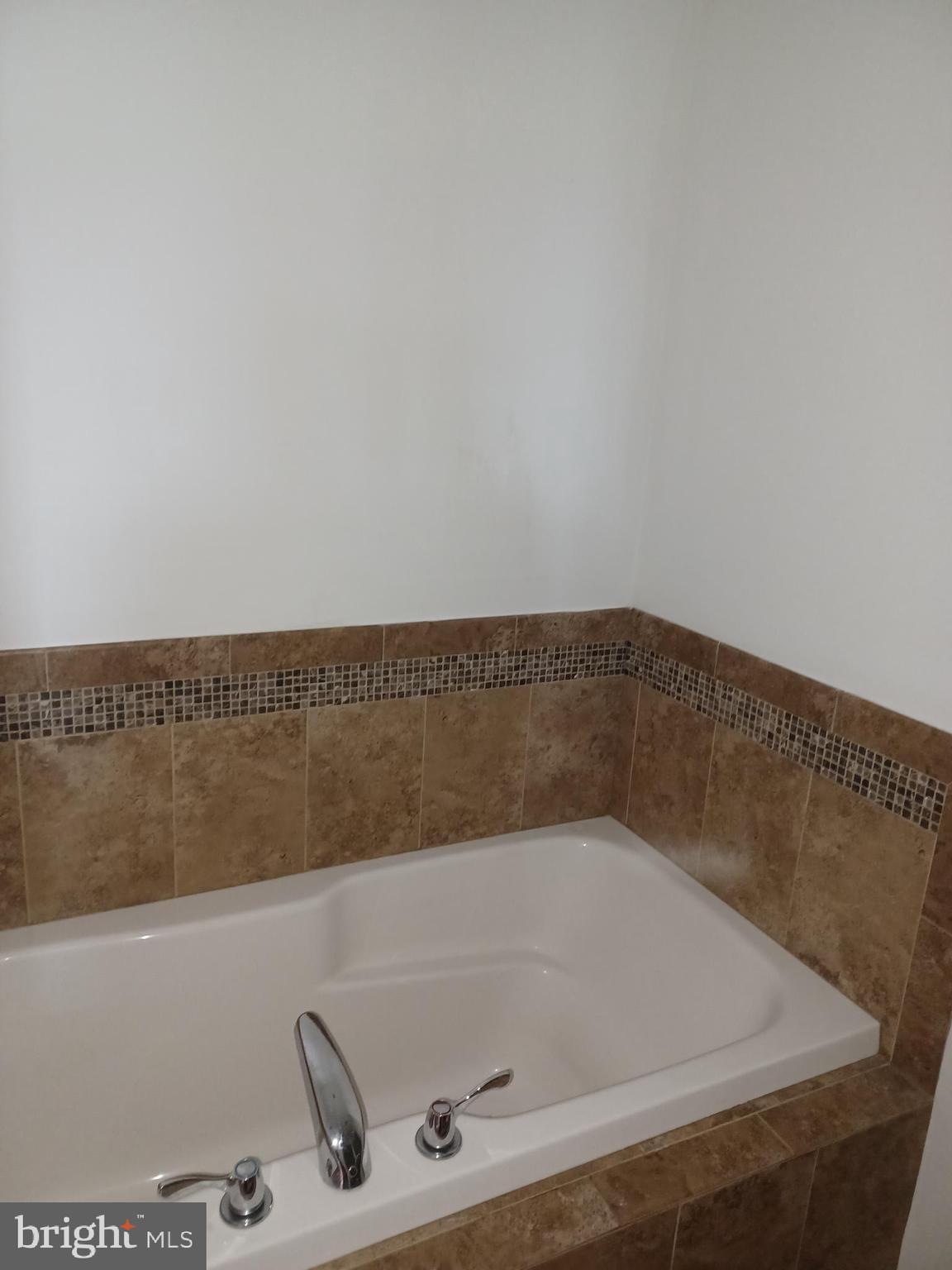 MANOR PARK - Residential Lease