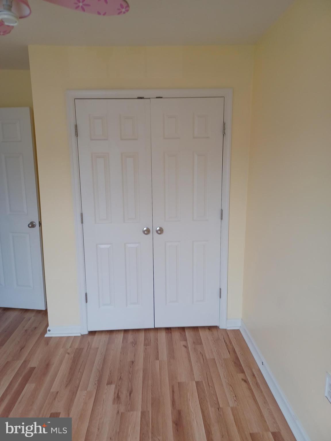 MANOR PARK - Residential Lease