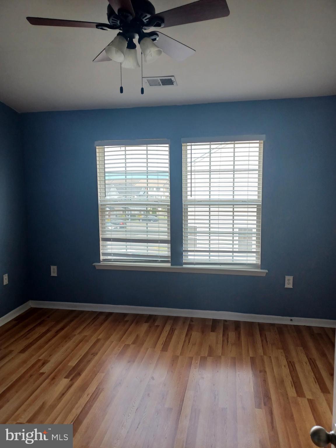 MANOR PARK - Residential Lease