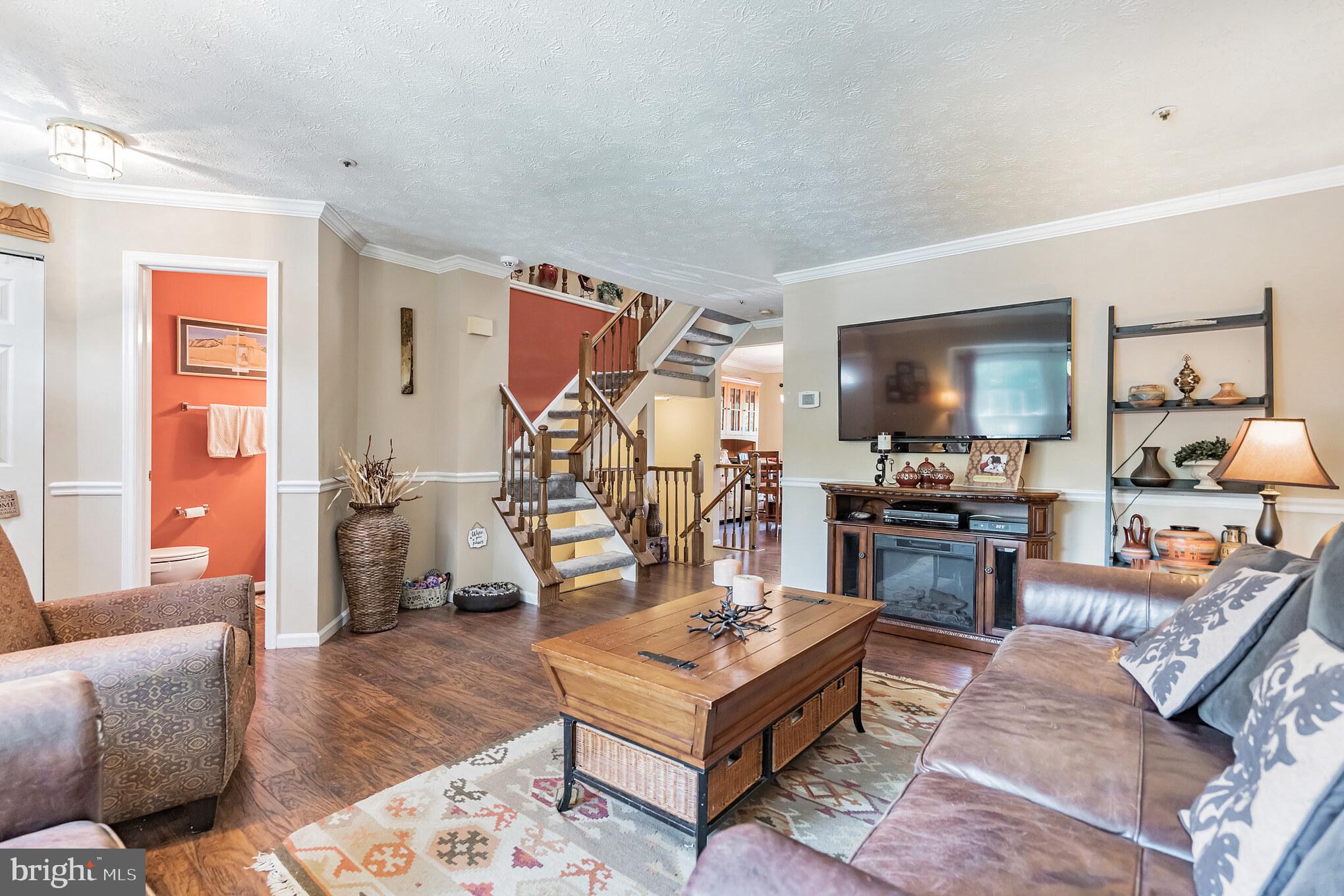 SADDLE CREEK - Residential