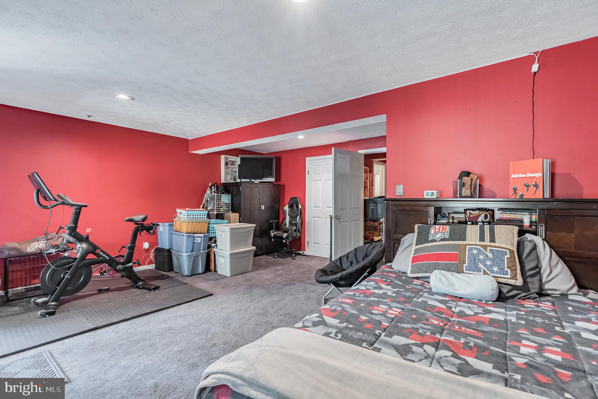 SADDLE CREEK - Residential