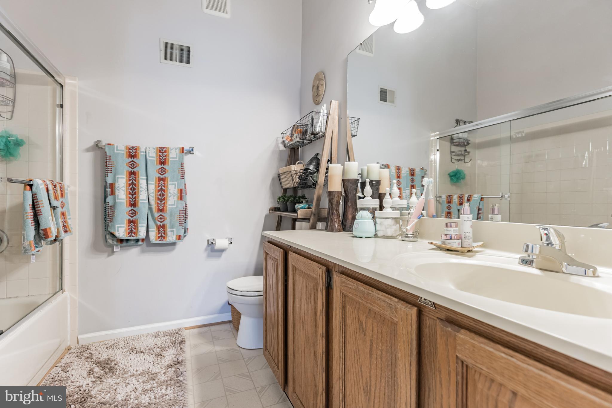 SADDLE CREEK - Residential