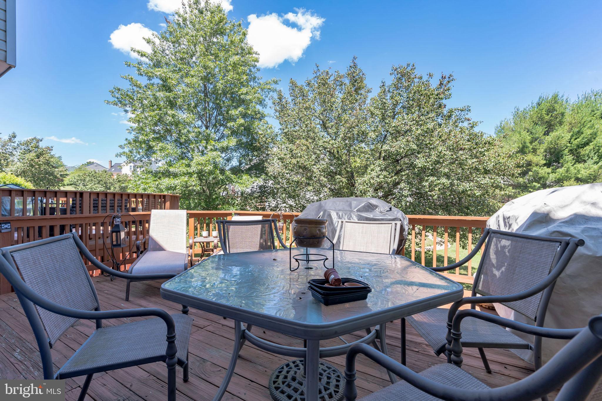 SADDLE CREEK - Residential