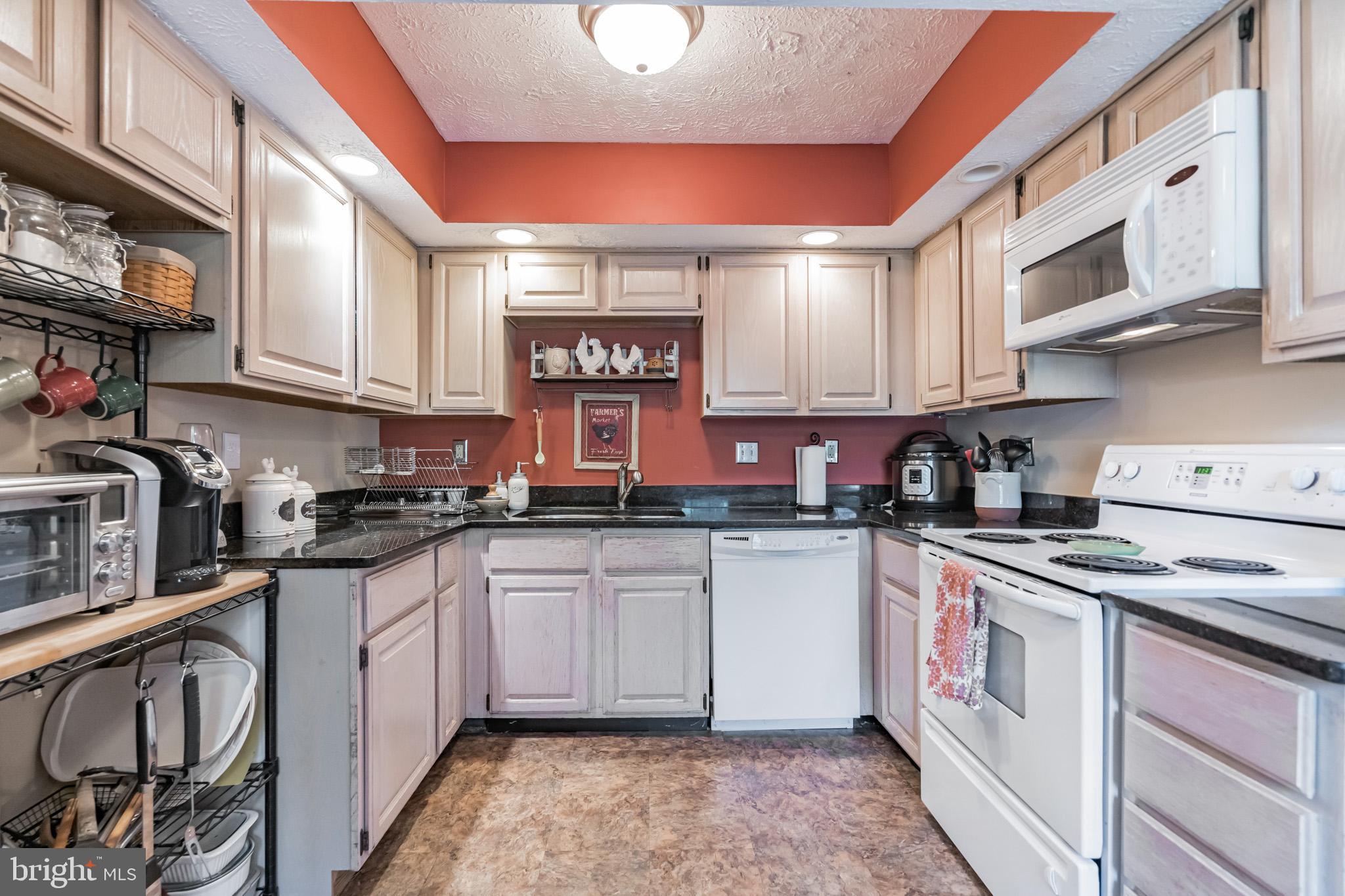 SADDLE CREEK - Residential