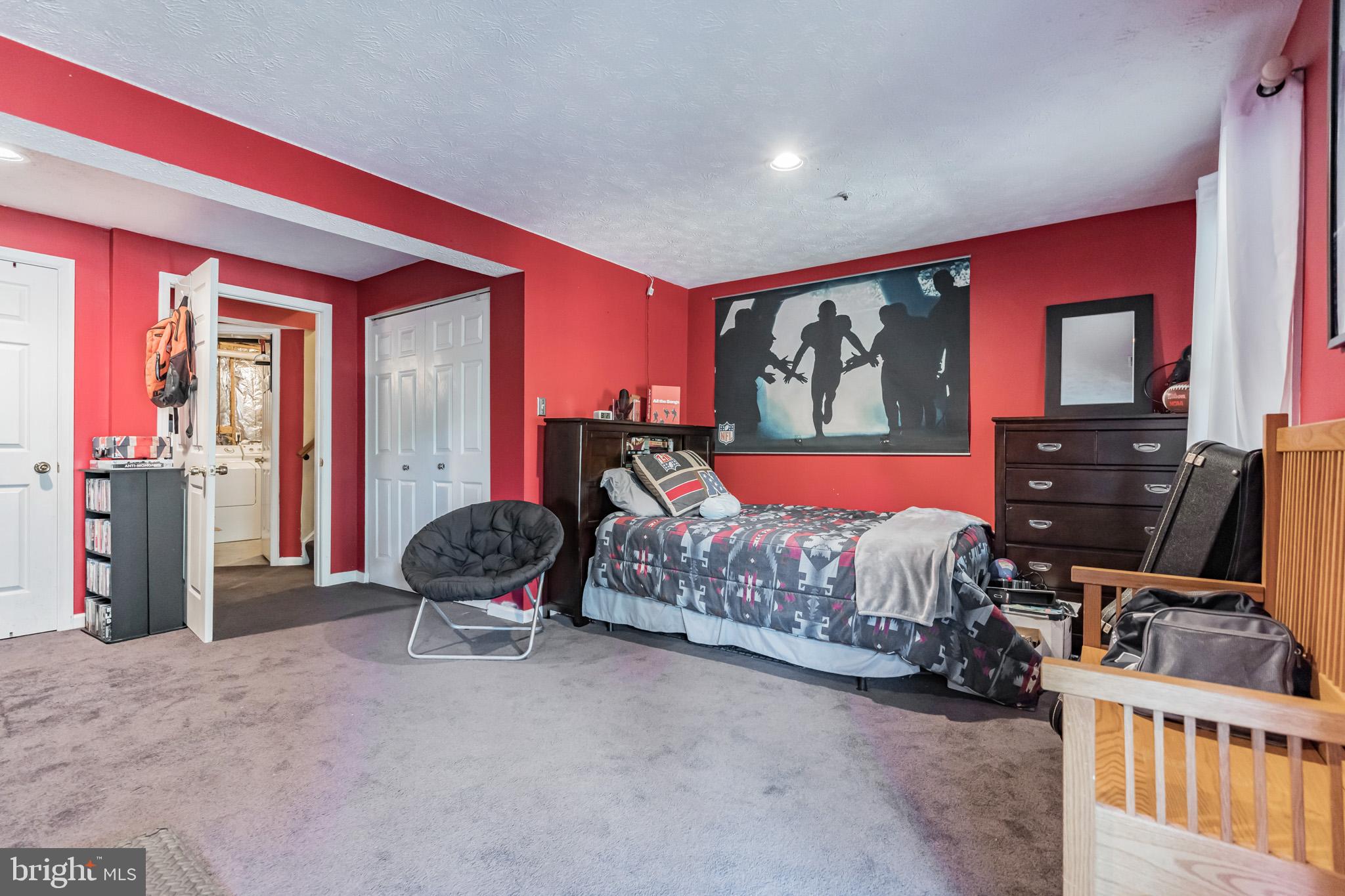 SADDLE CREEK - Residential