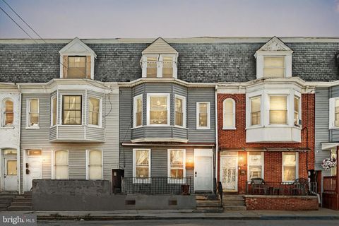 Townhouse For Sale - 716 W Philadelphia St St<br/> New York, PA 17401