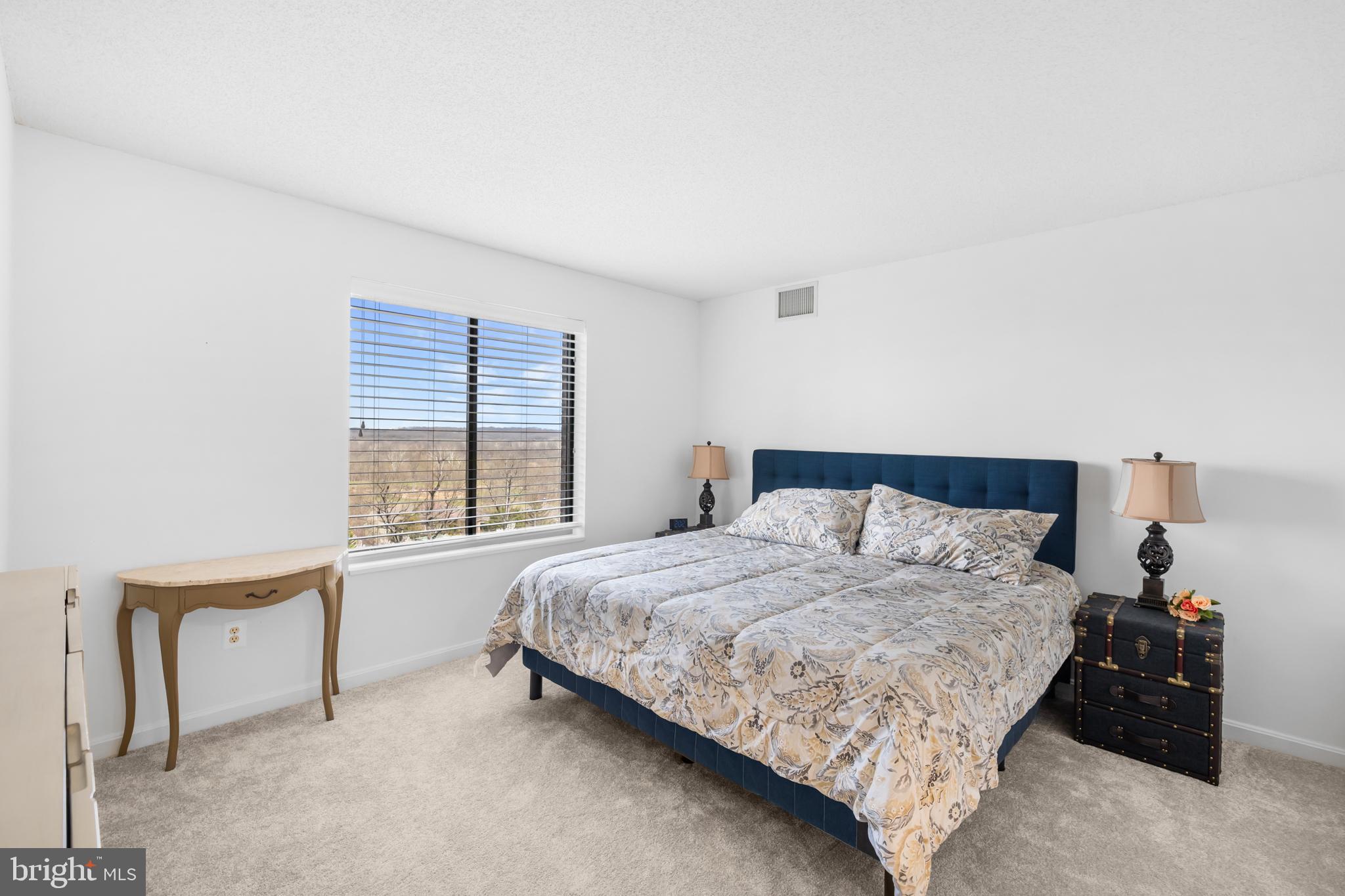 LANSDOWNE WOODS - Residential