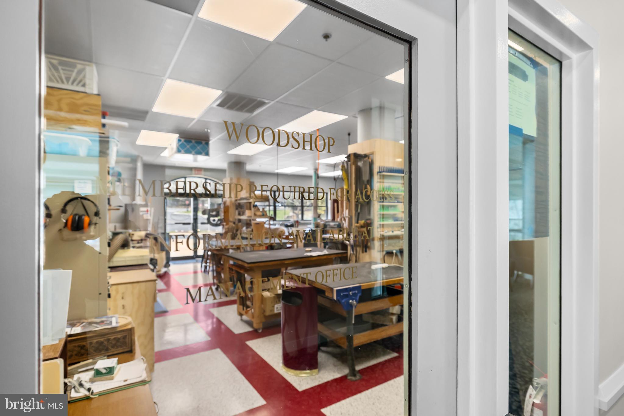 LANSDOWNE WOODS - Residential