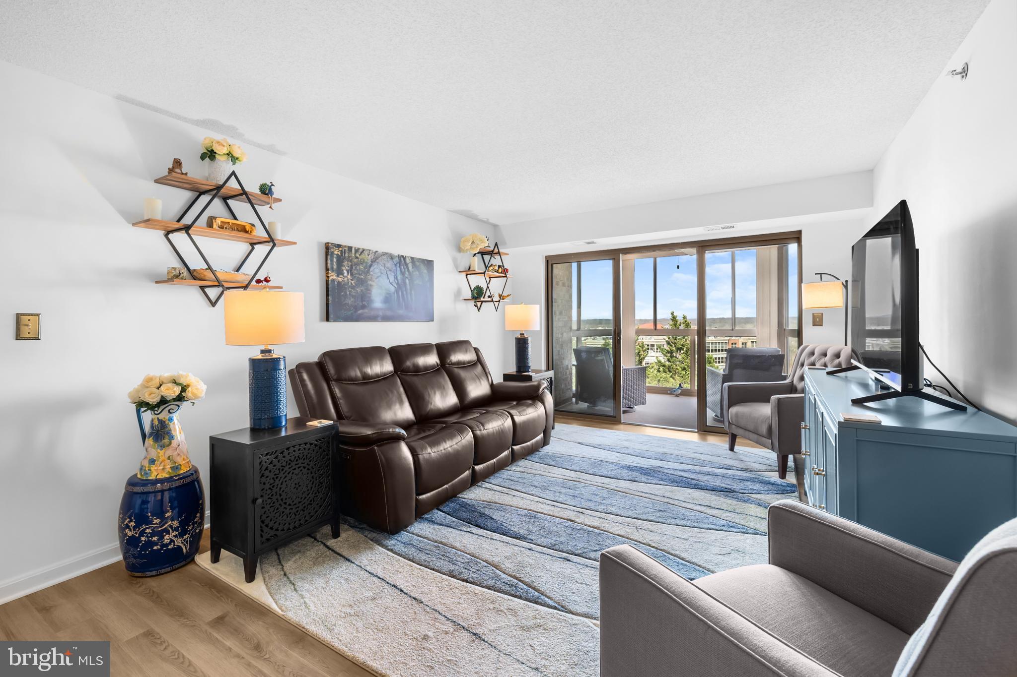 LANSDOWNE WOODS - Residential