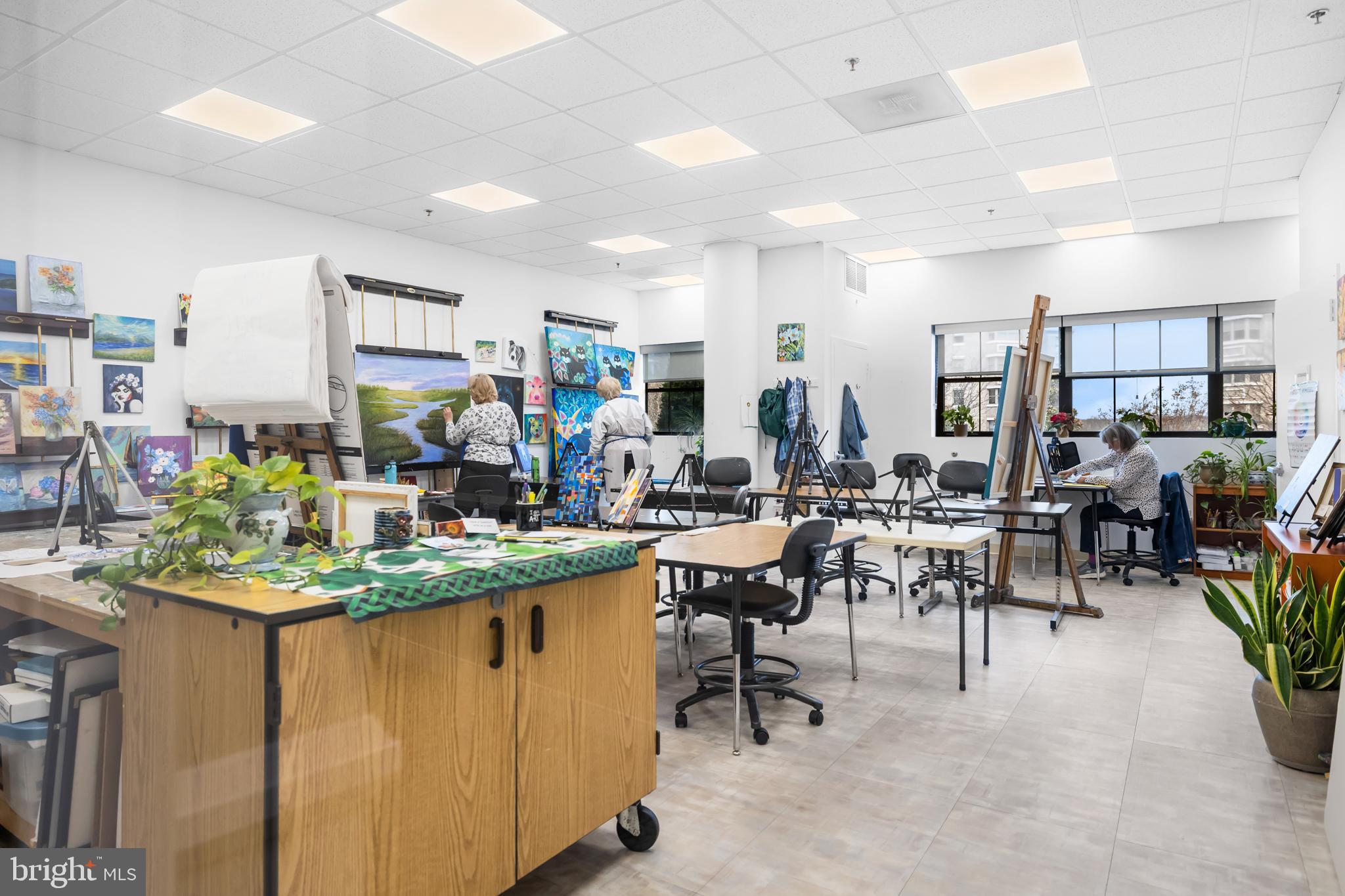 LANSDOWNE WOODS - Residential