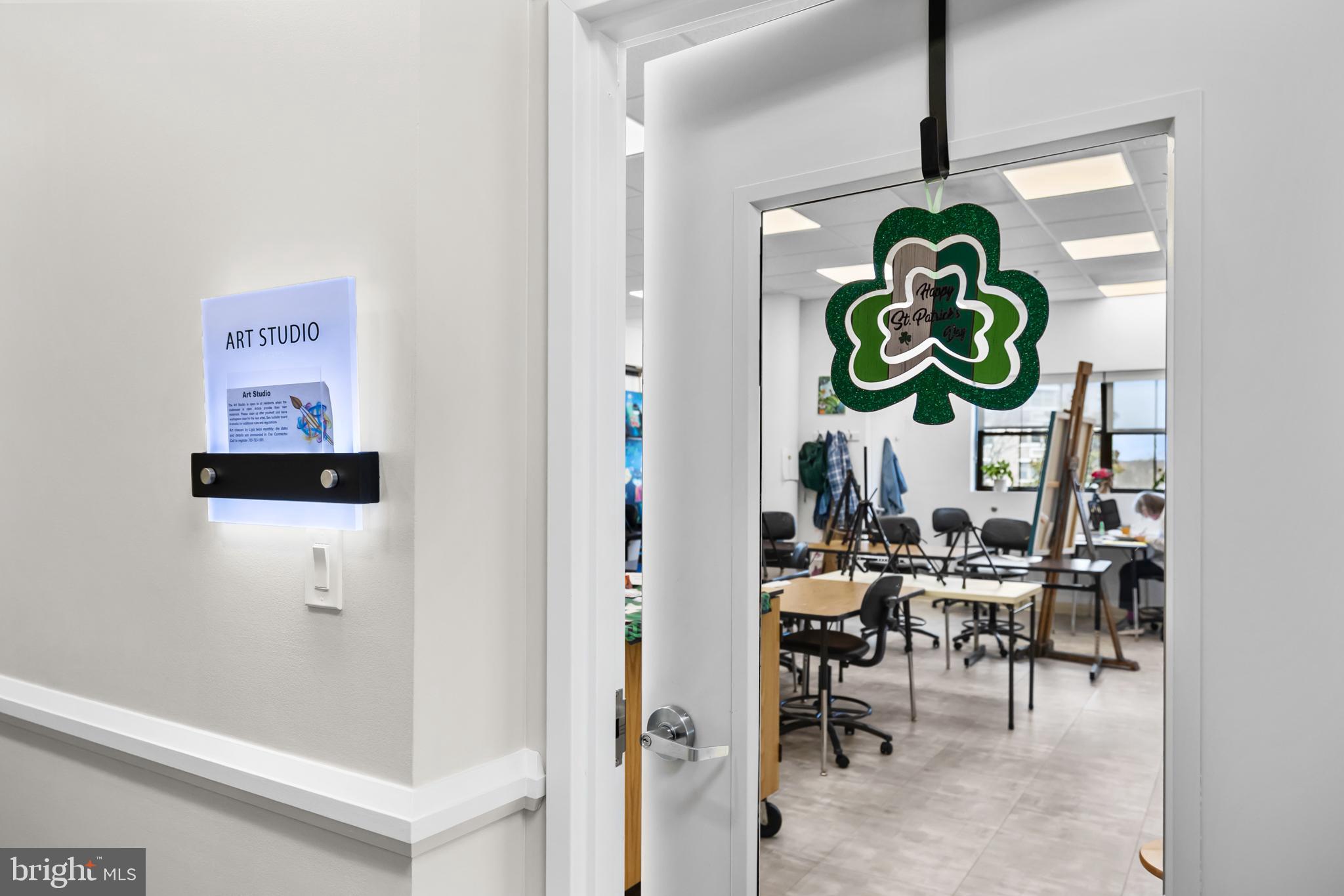 LANSDOWNE WOODS - Residential