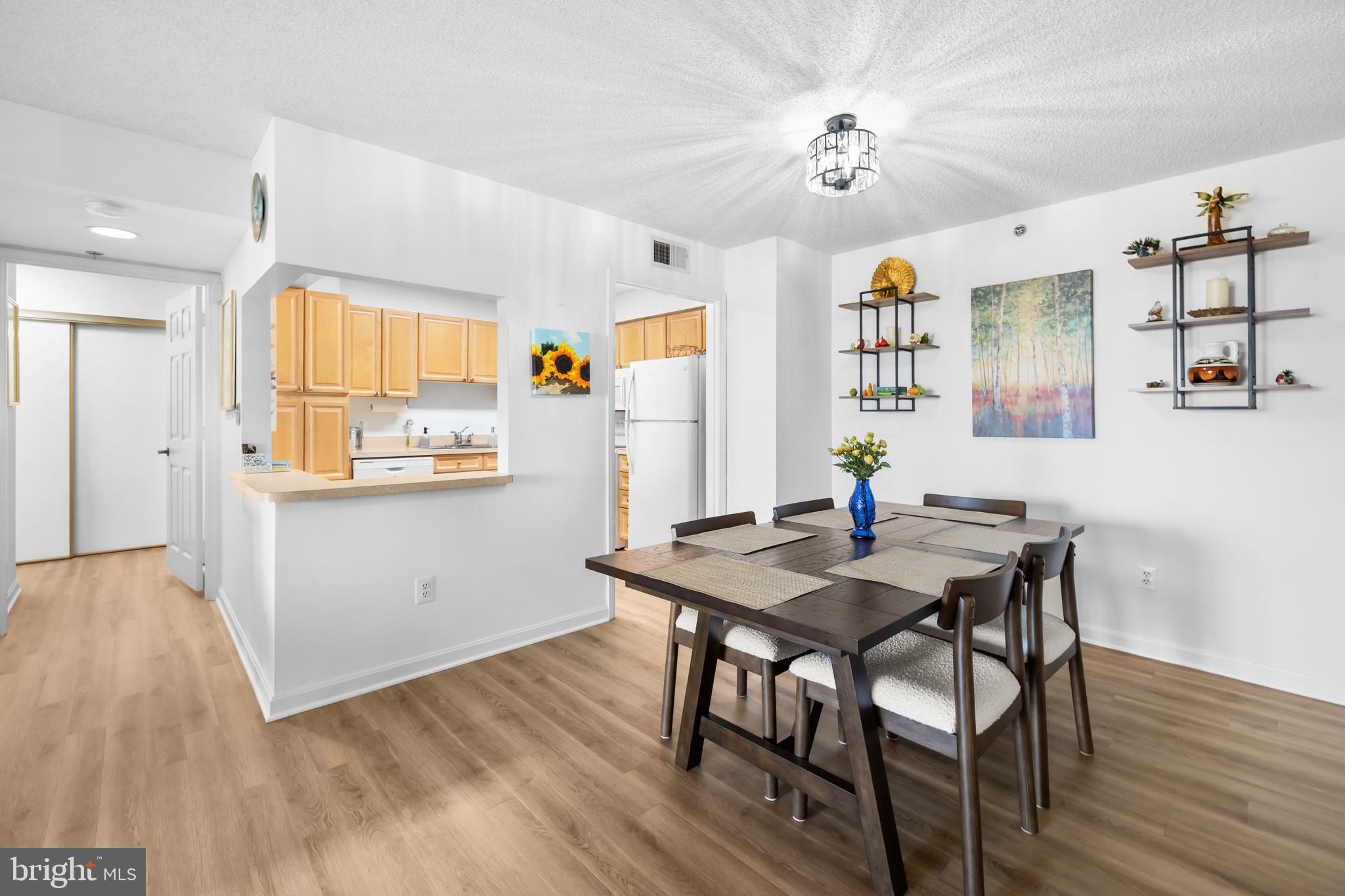 LANSDOWNE WOODS - Residential