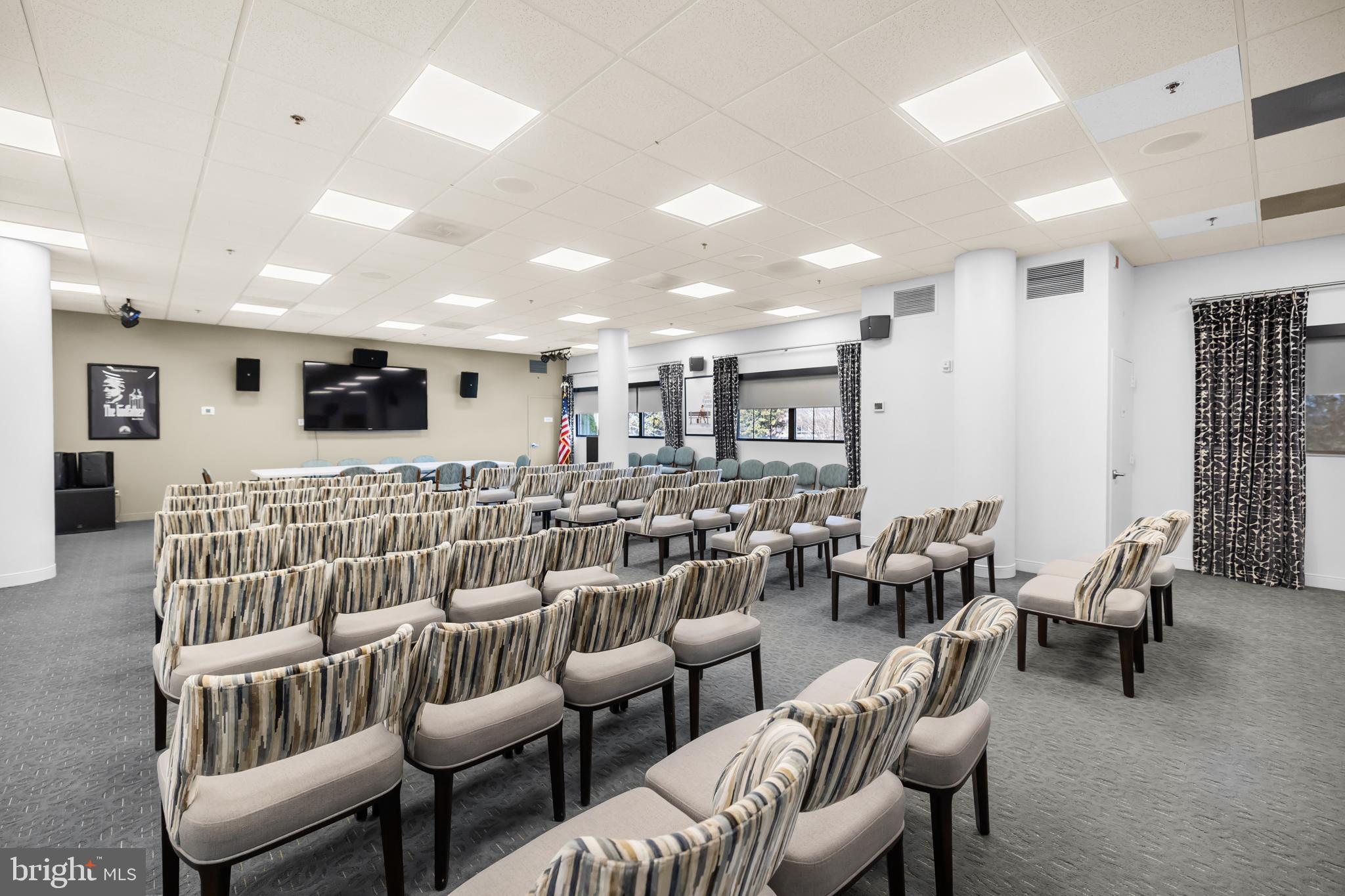 LANSDOWNE WOODS - Residential