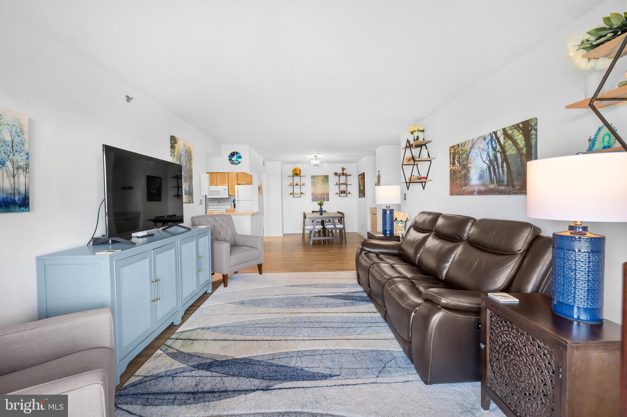 LANSDOWNE WOODS - Residential