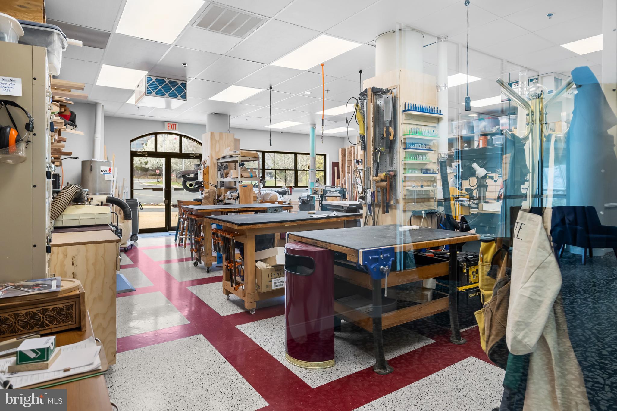 LANSDOWNE WOODS - Residential