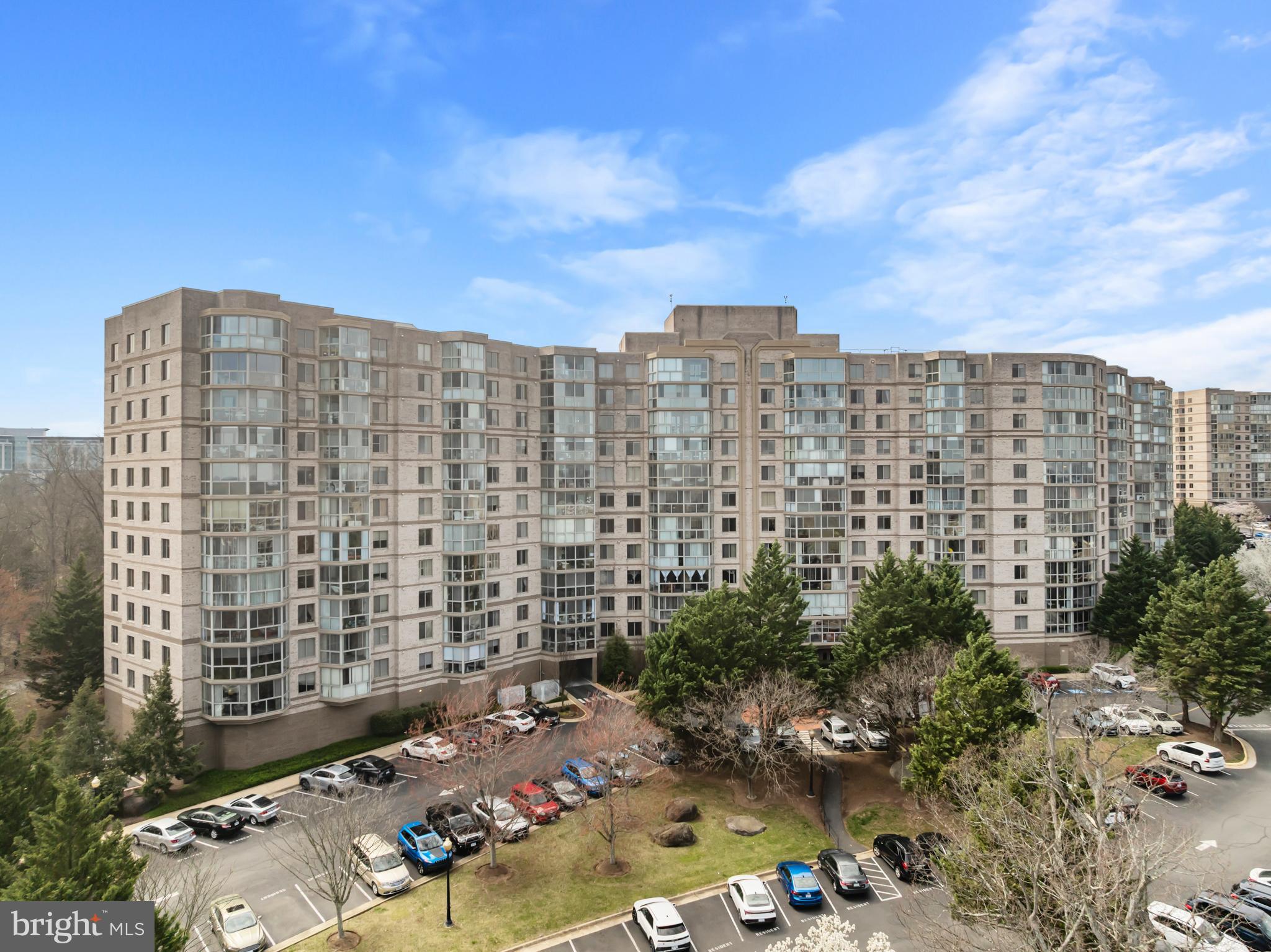 LANSDOWNE WOODS - Residential