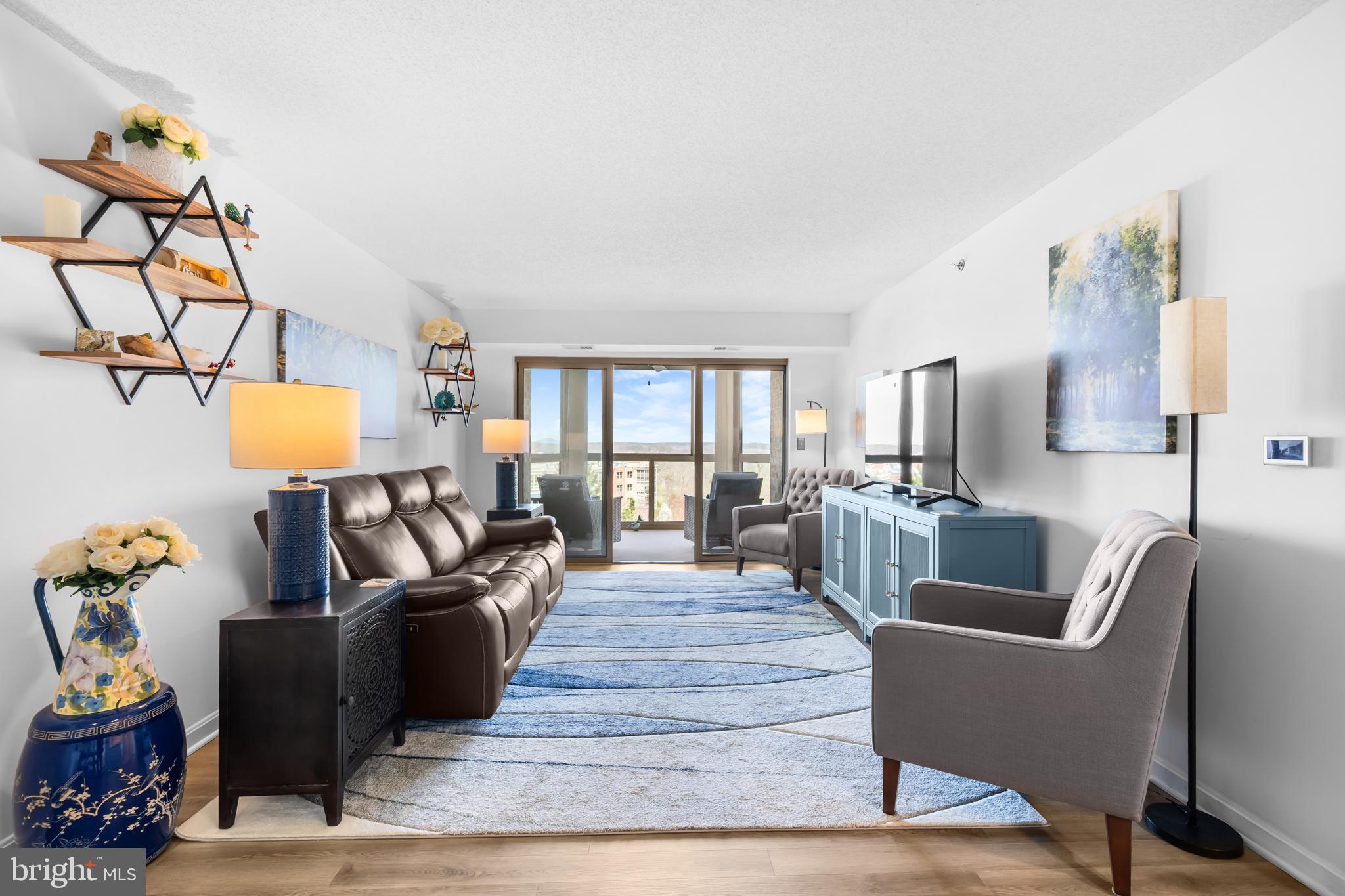 LANSDOWNE WOODS - Residential